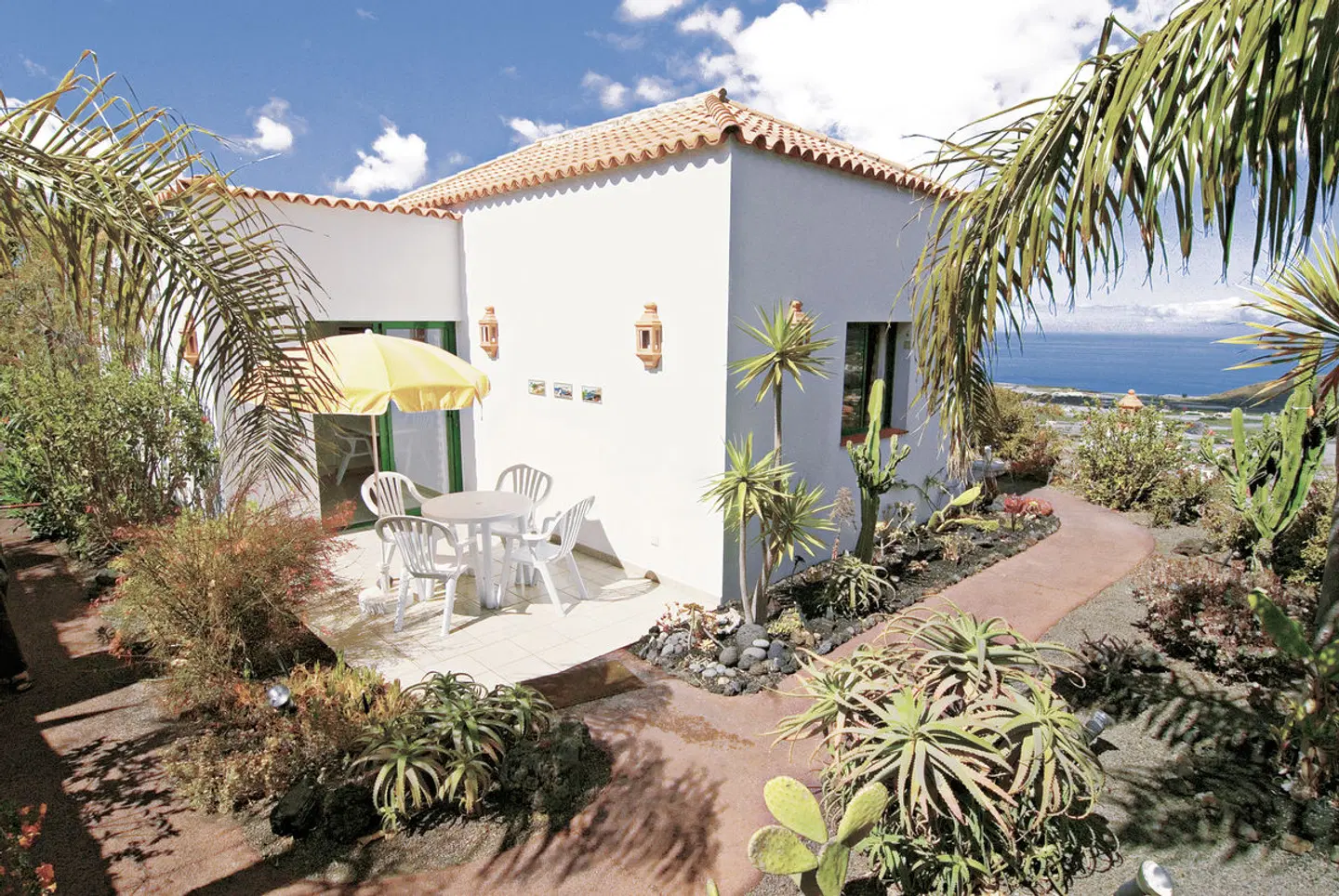 La Villa EXTERIOR