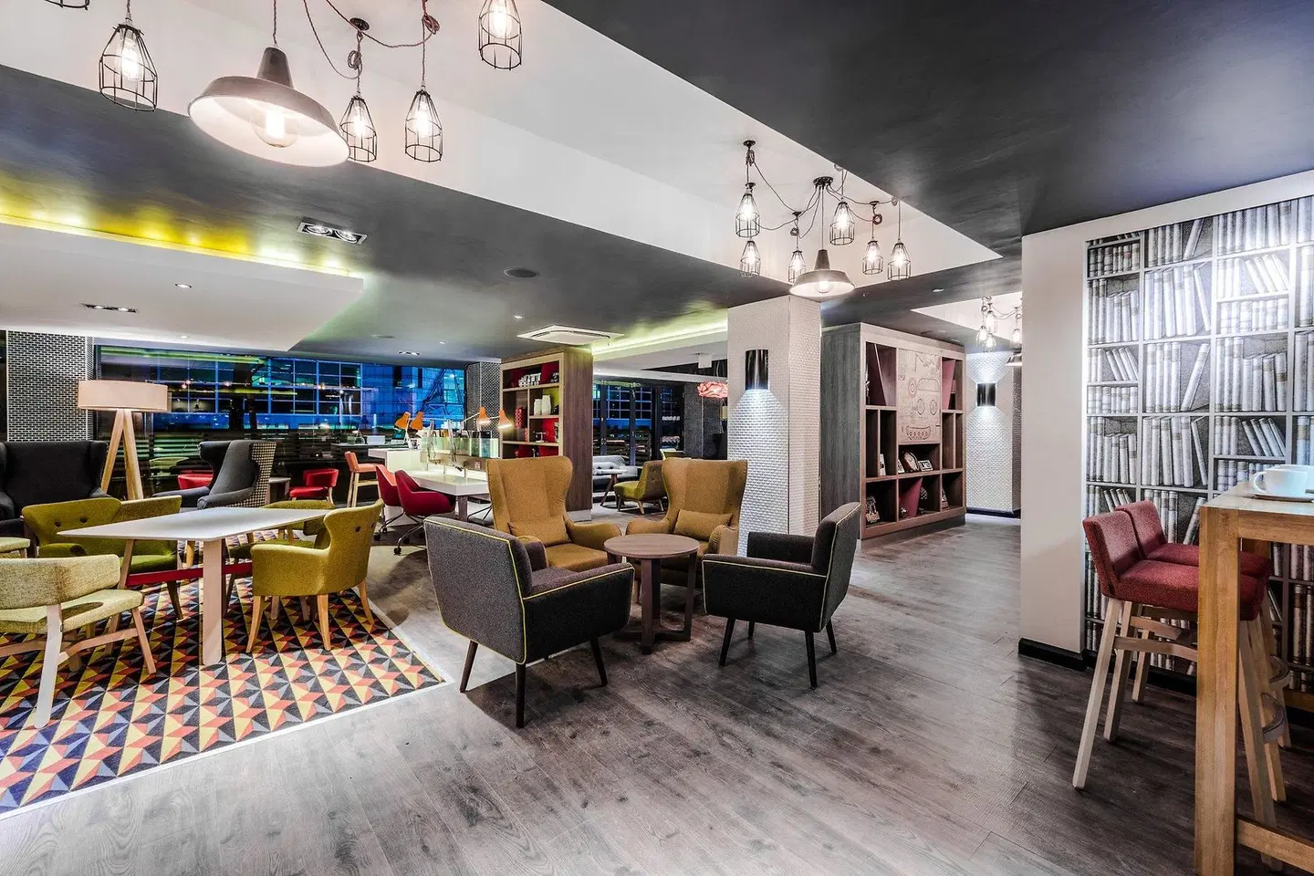 Holiday Inn London - Watford Junction by IHG LOUNGE_LOBBY