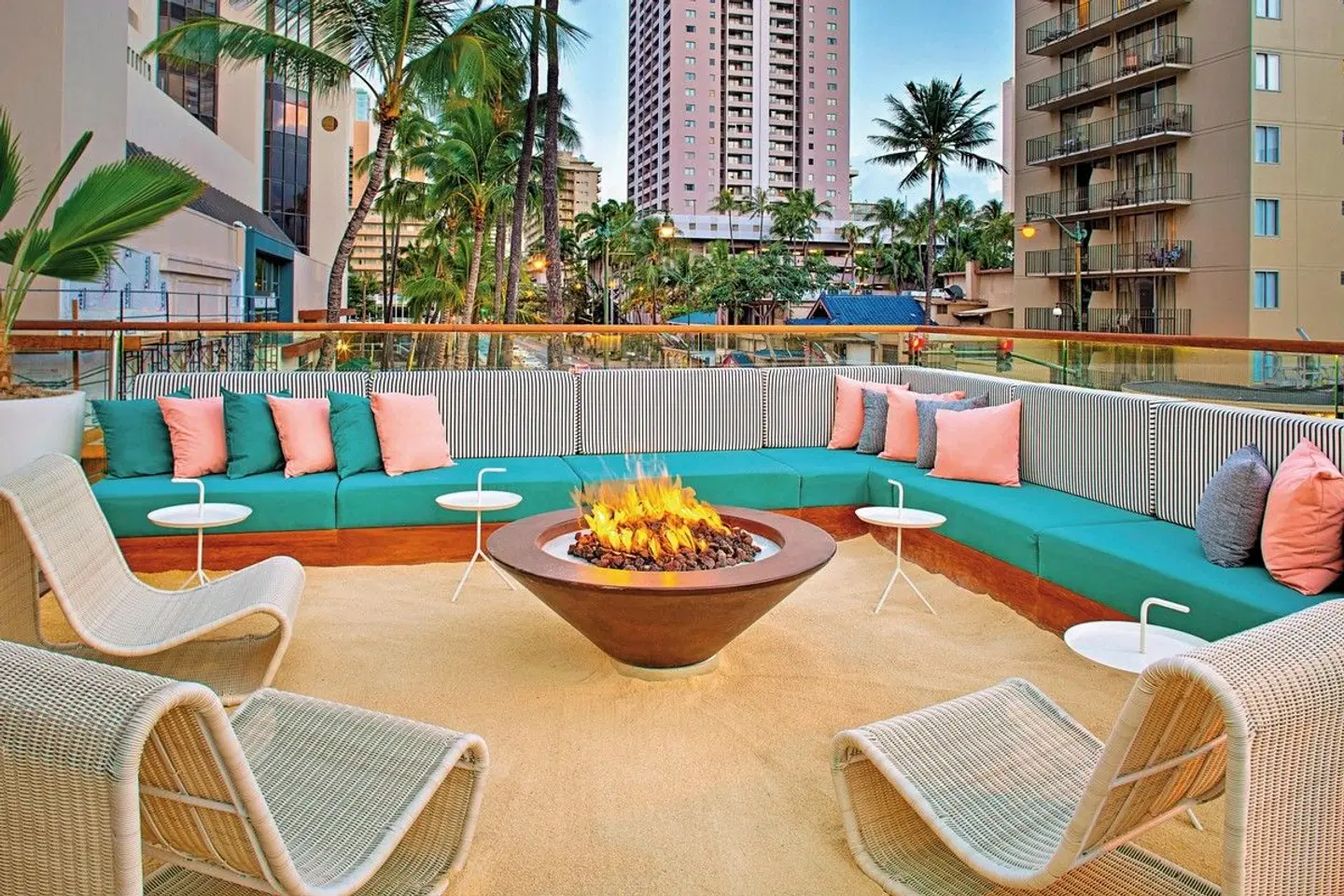 The Laylow, Autograph Collection Terrasse