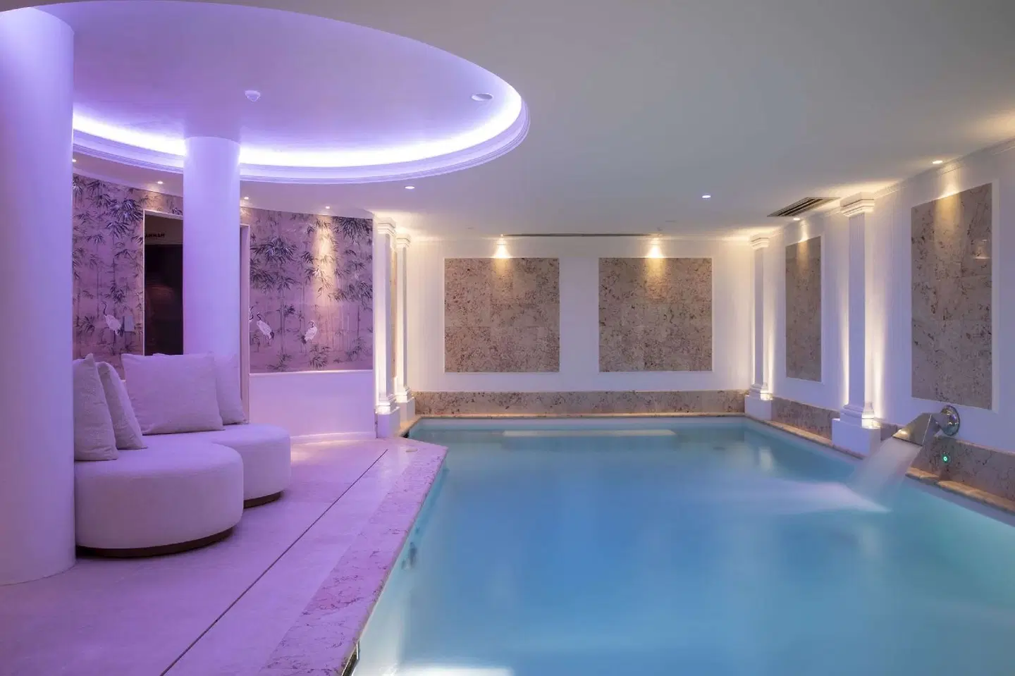 Paris j'adore Hotel & Spa Hallenbad