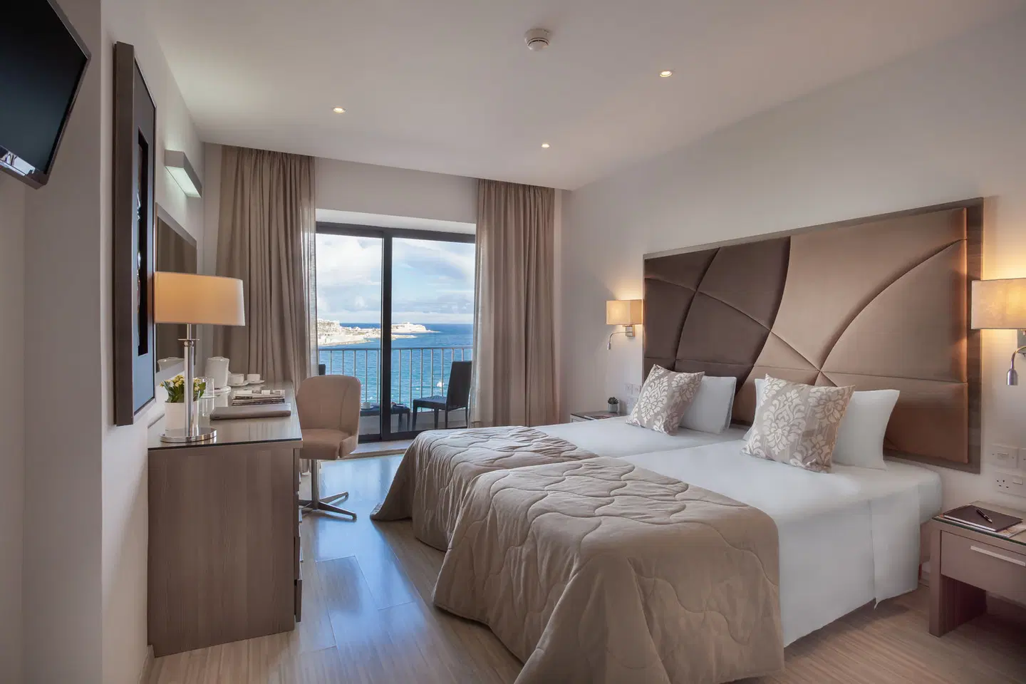 Plaza Regency ROOM_EXAMPLE