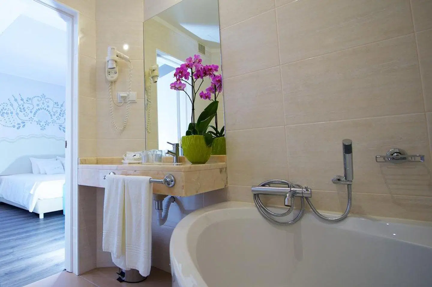 Madeira Badezimmer