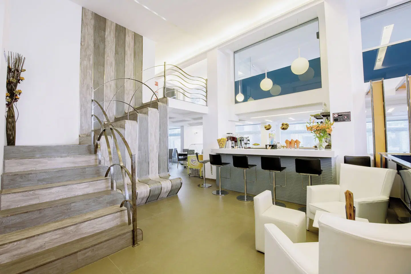 Astron Bar