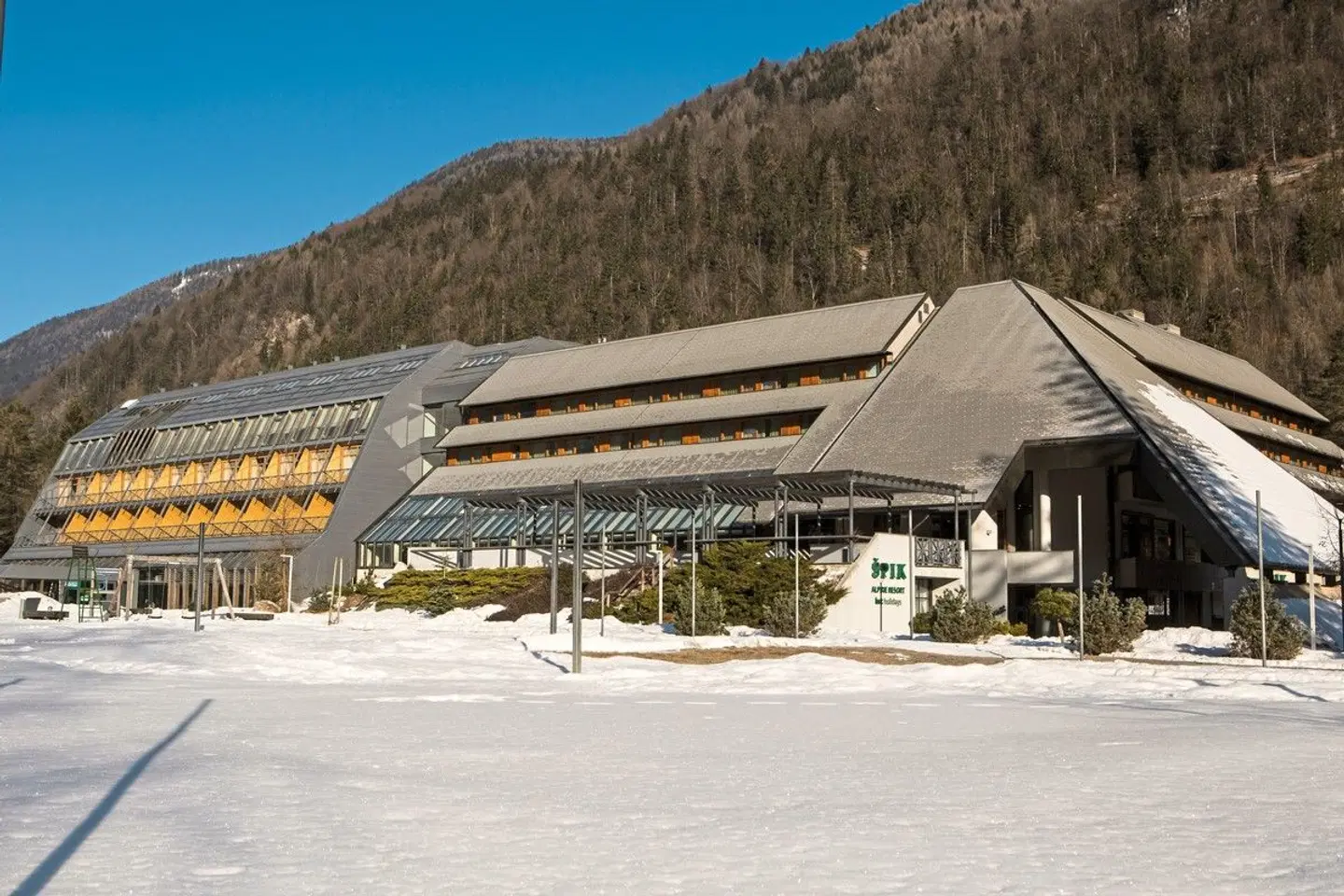 Spik EXTERIOR