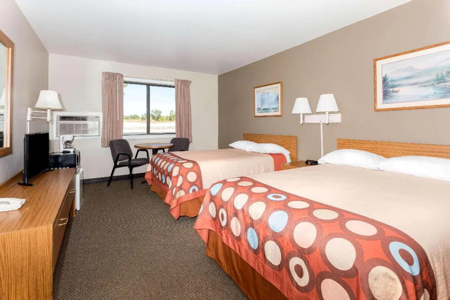Super 8 by Wyndham Cos/Hwy. 24 E/PAFB Area ROOM_EXAMPLE