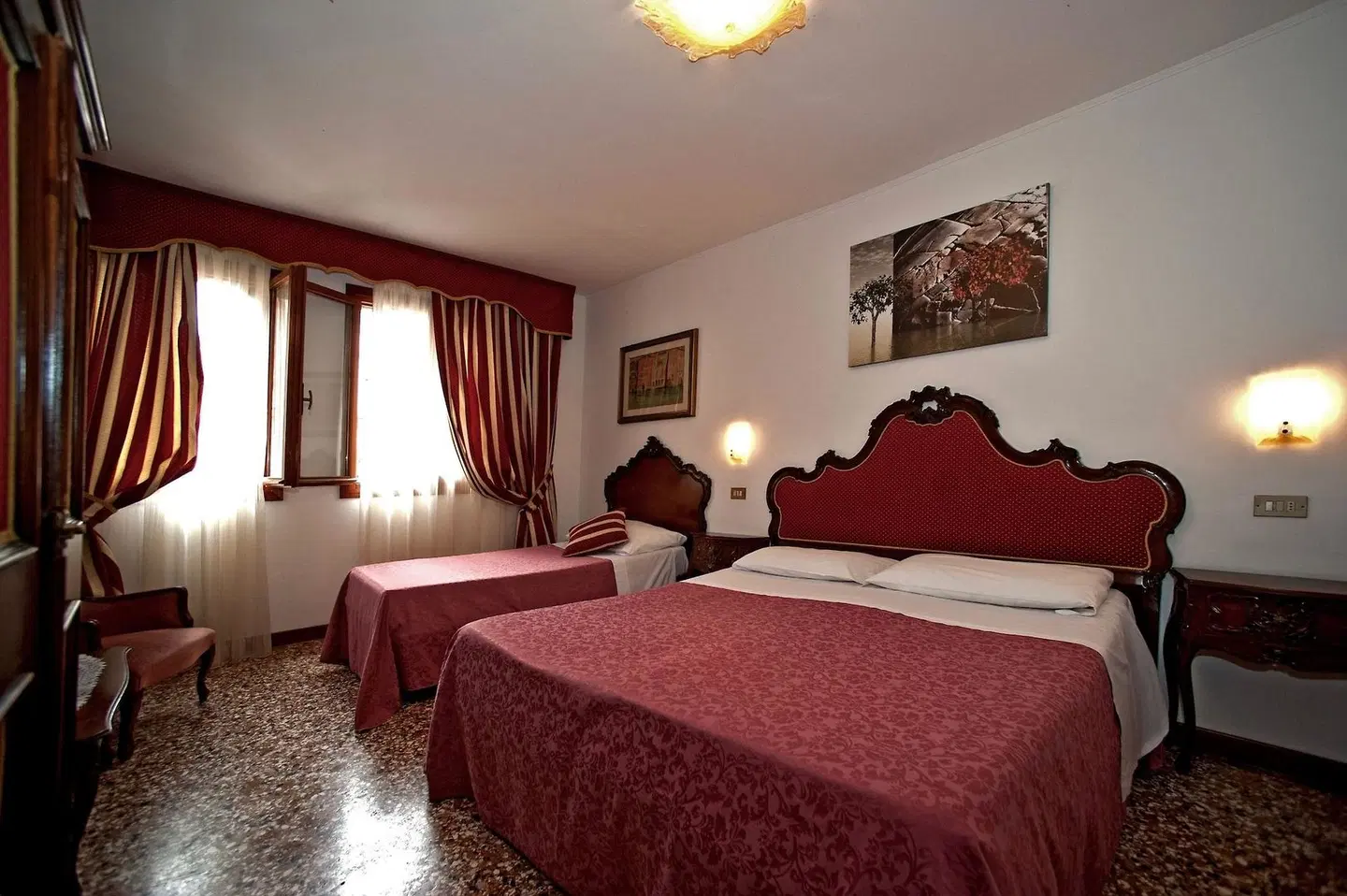 Fontana ROOM_EXAMPLE