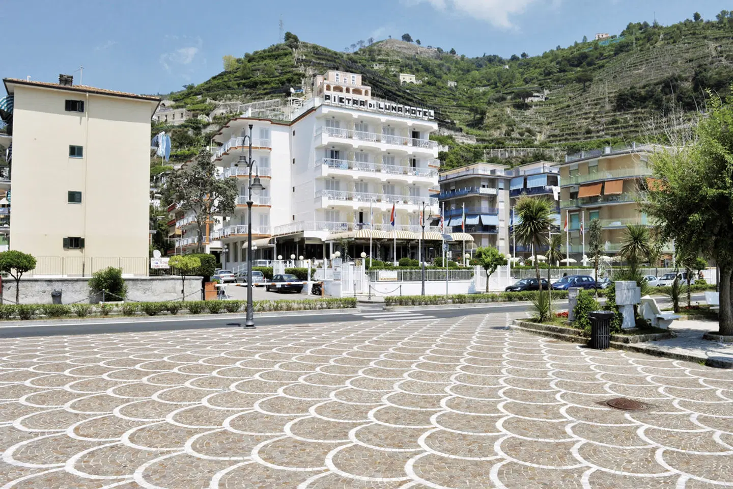 Pietra di Luna EXTERIOR