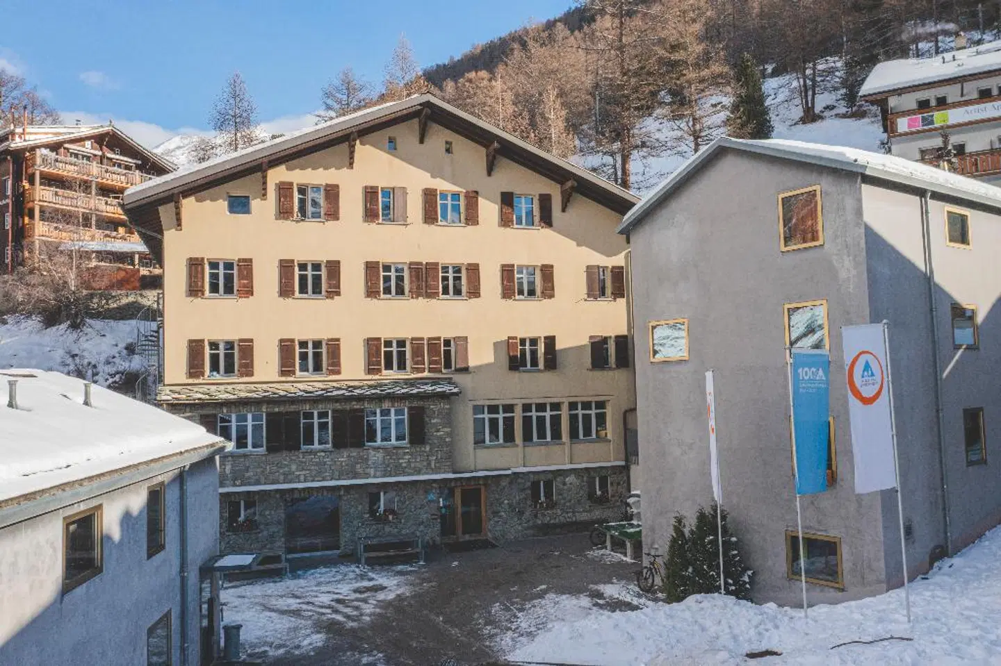 Zermatt Youth Hostel EXTERIOR
