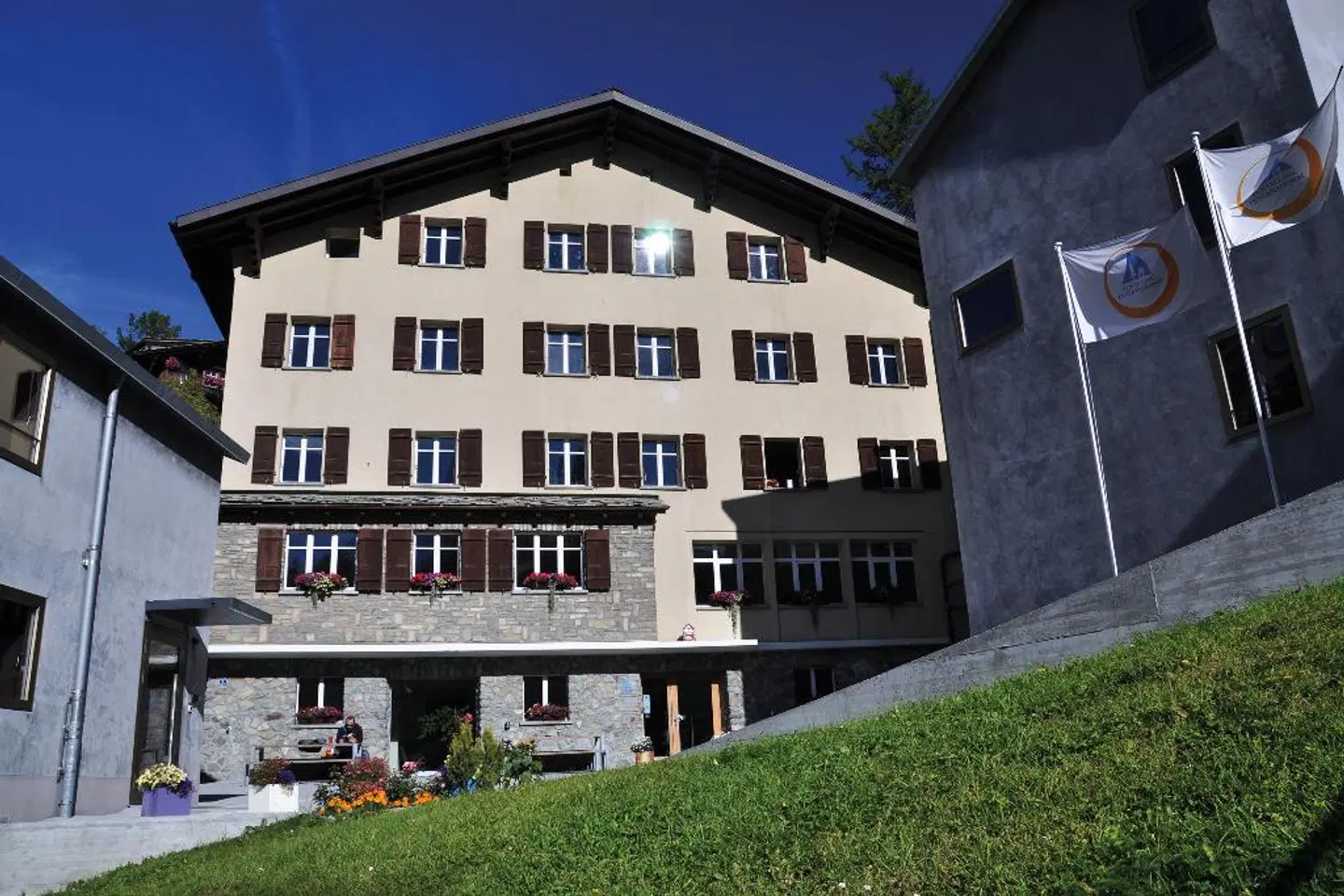 Zermatt Youth Hostel EXTERIOR