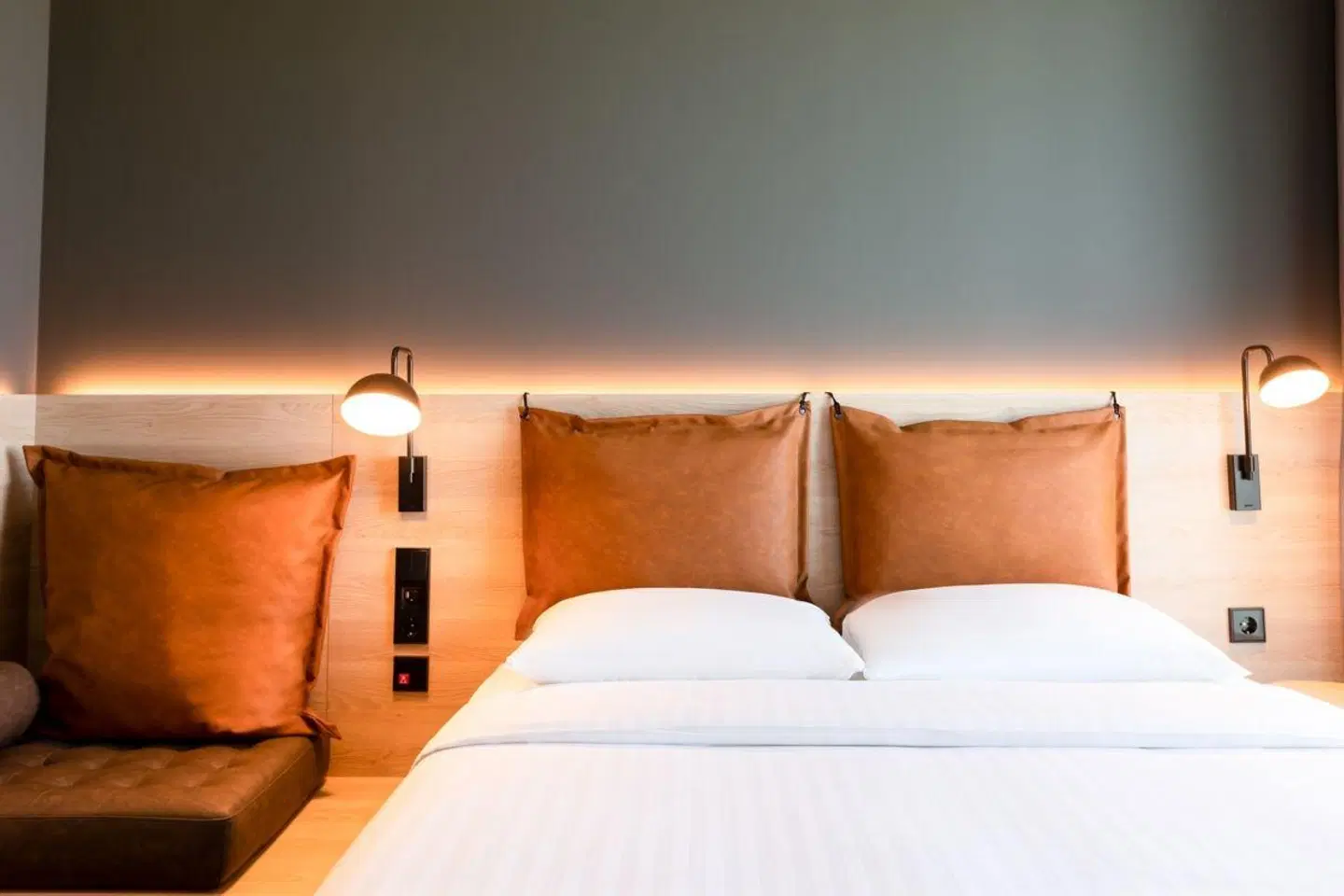 Moxy Berlin Airport ROOM_EXAMPLE