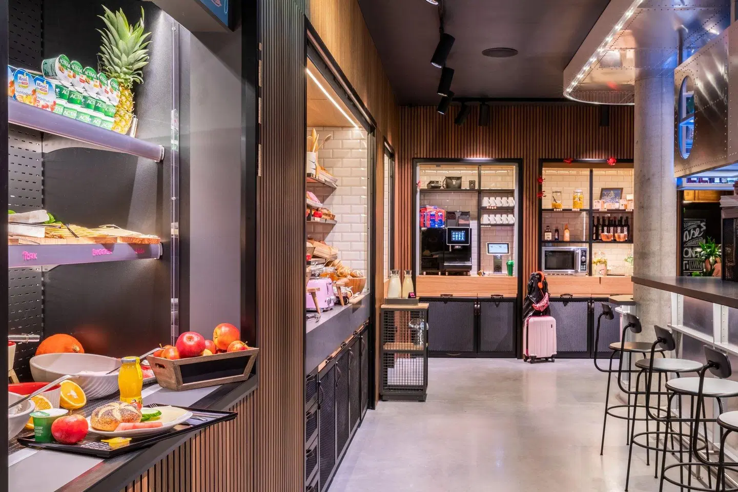 Moxy Berlin Airport Restaurant
