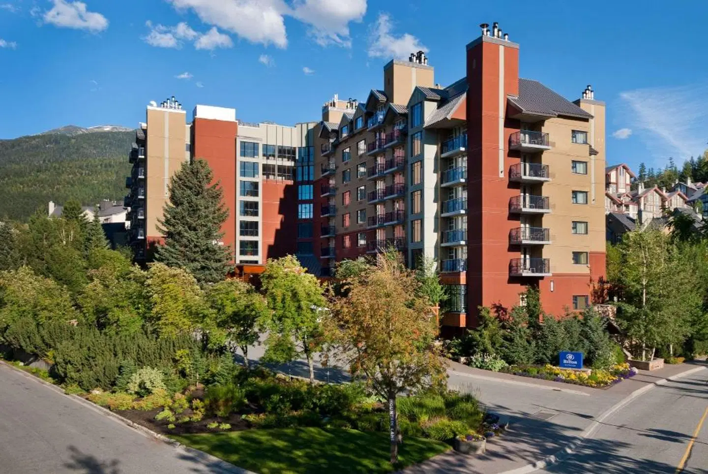 Hilton Whistler Resort & Spa EXTERIOR
