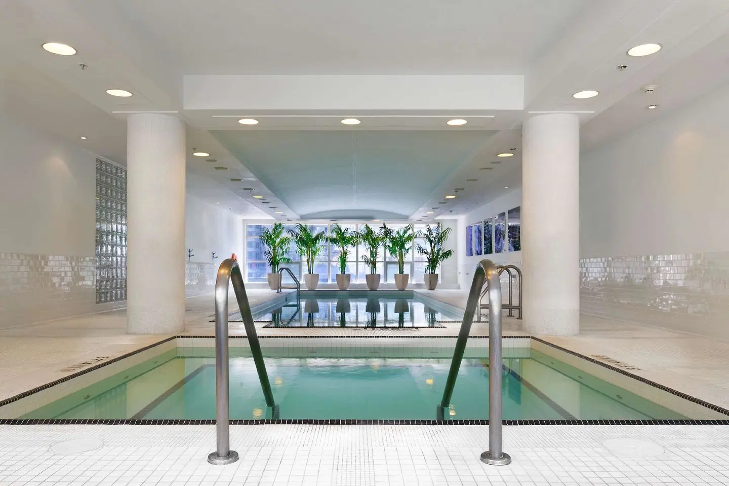The SoHo Hotel & Residences Hallenbad