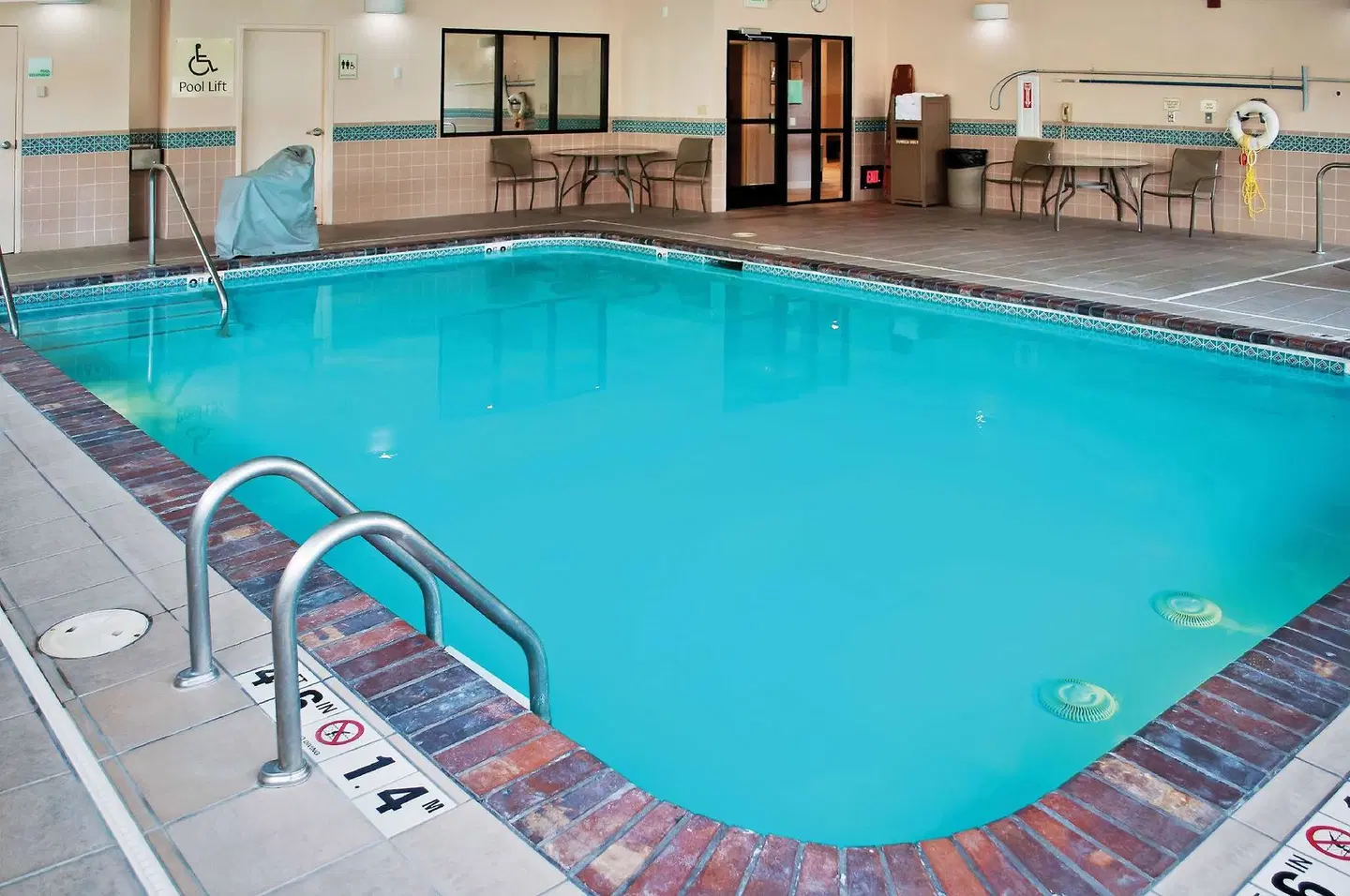 DoubleTree by Hilton Helena Downtown Hallenbad