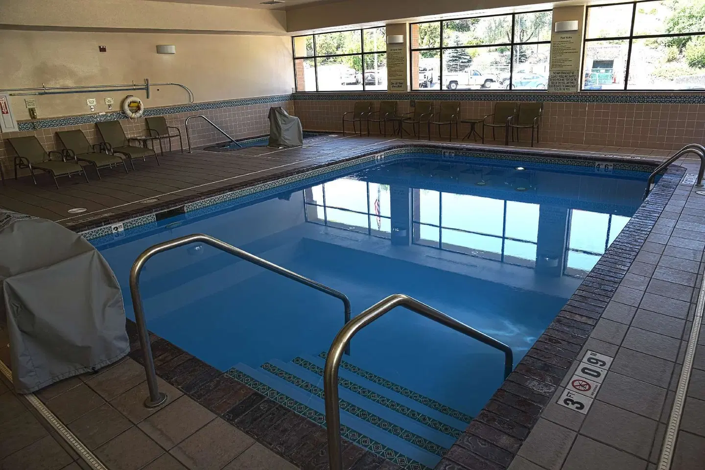 DoubleTree by Hilton Helena Downtown Hallenbad