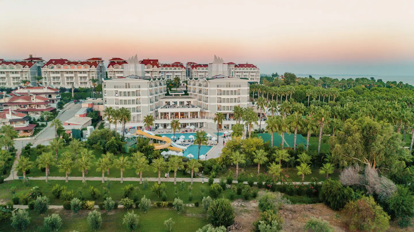 Royal Atlantis Beach EXTERIOR