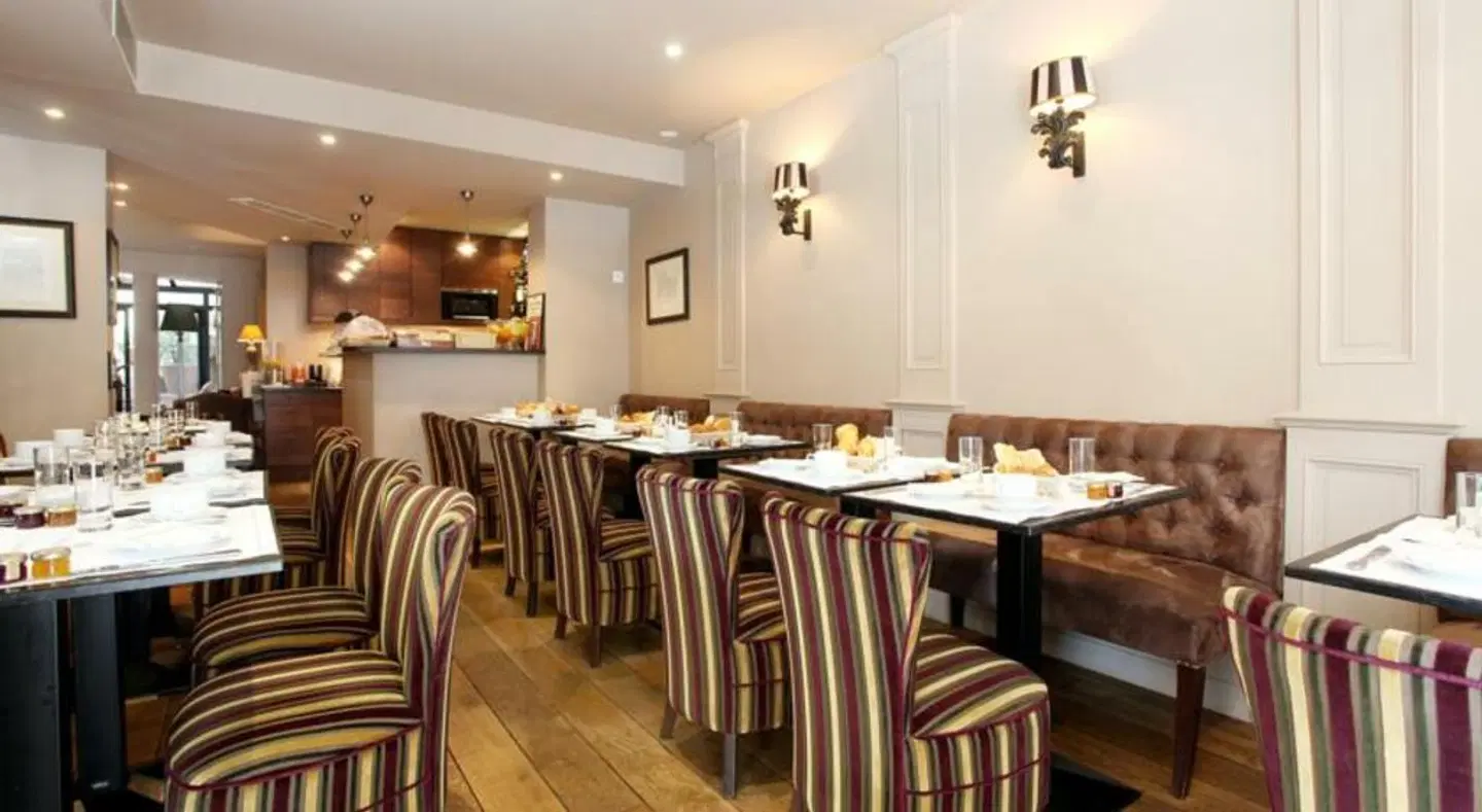 Albe Bastille Bar