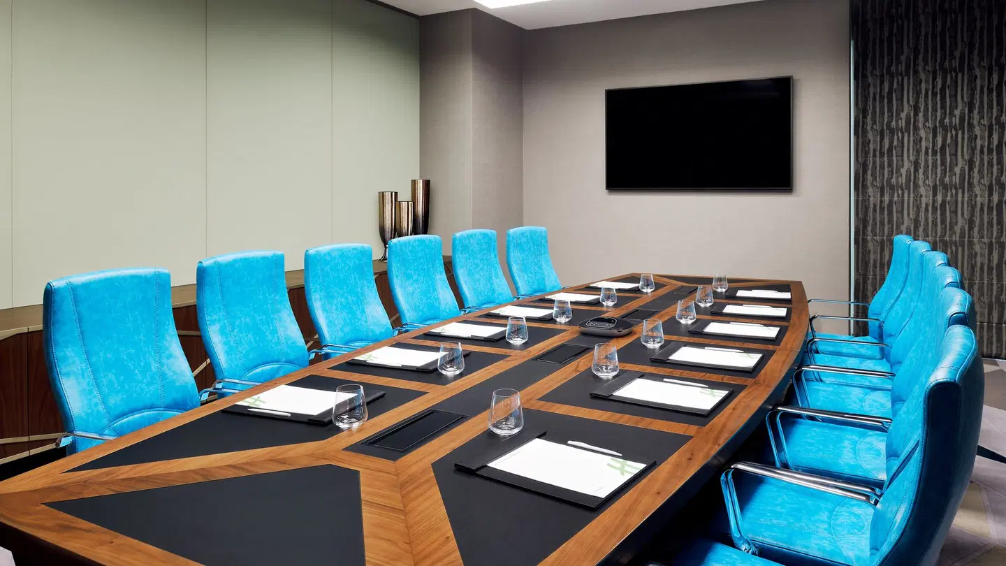 Holiday Inn Dubai Al-Maktoum Airport by IHG Konferenz