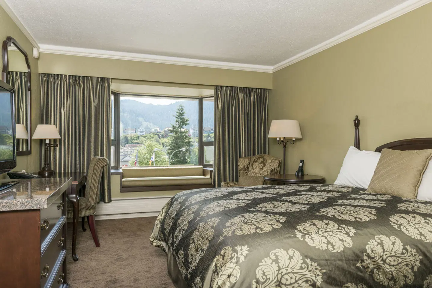 Crest Hotel ROOM_EXAMPLE