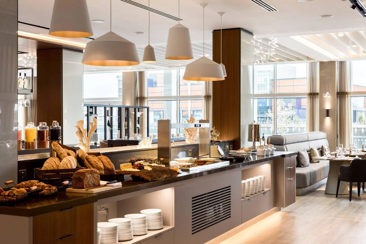 AC Hotel by Marriott Belfast Bar
