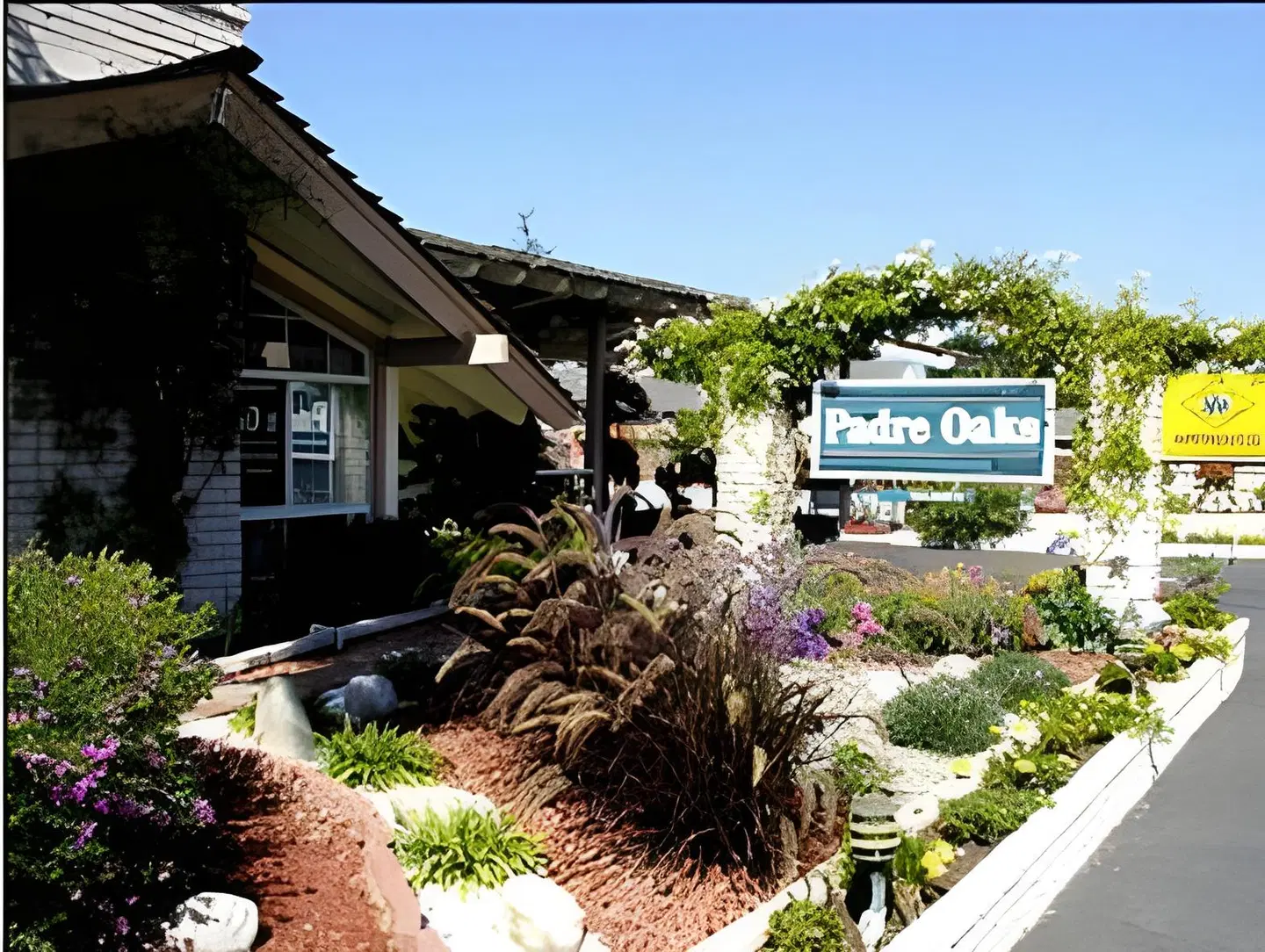 Padre Oaks EXTERIOR