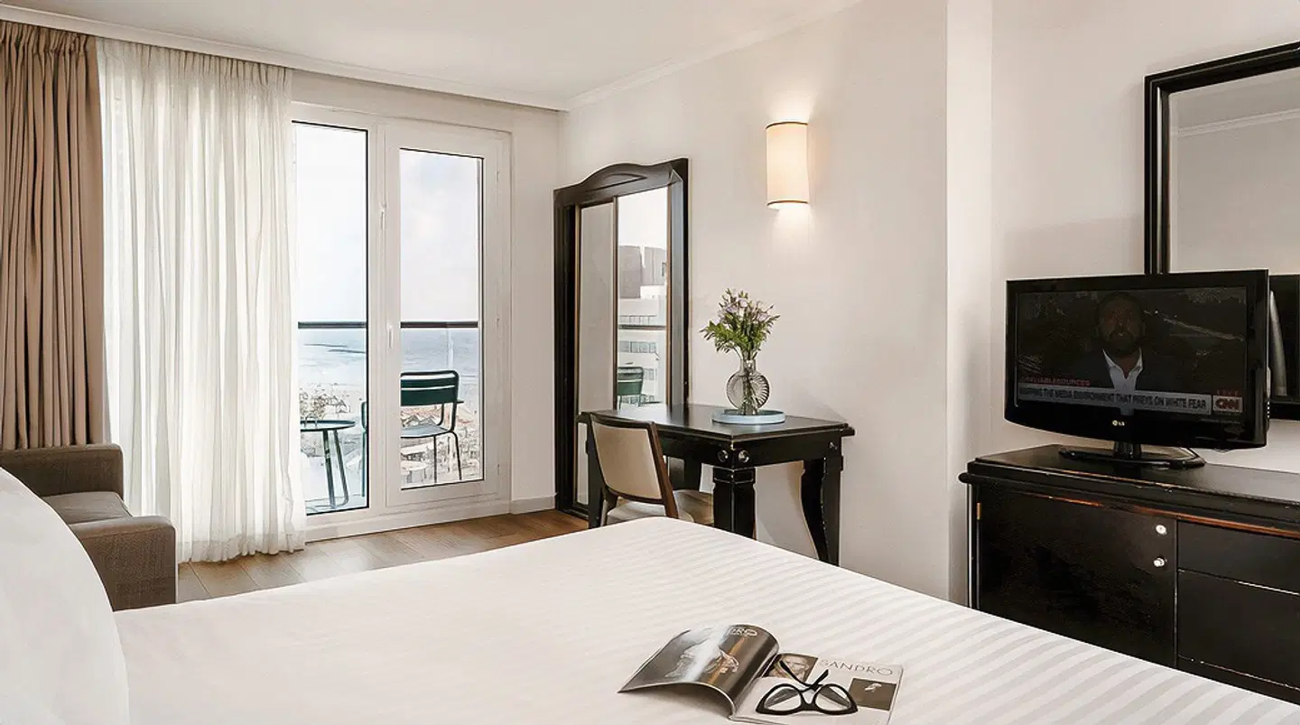 Crowne Plaza Tel Aviv Beach by IHG ROOM_EXAMPLE