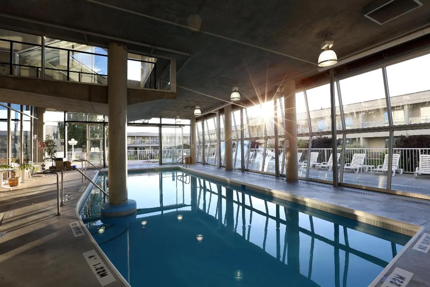 Best Western Plus Kelowna Hotel & Suites Hallenbad