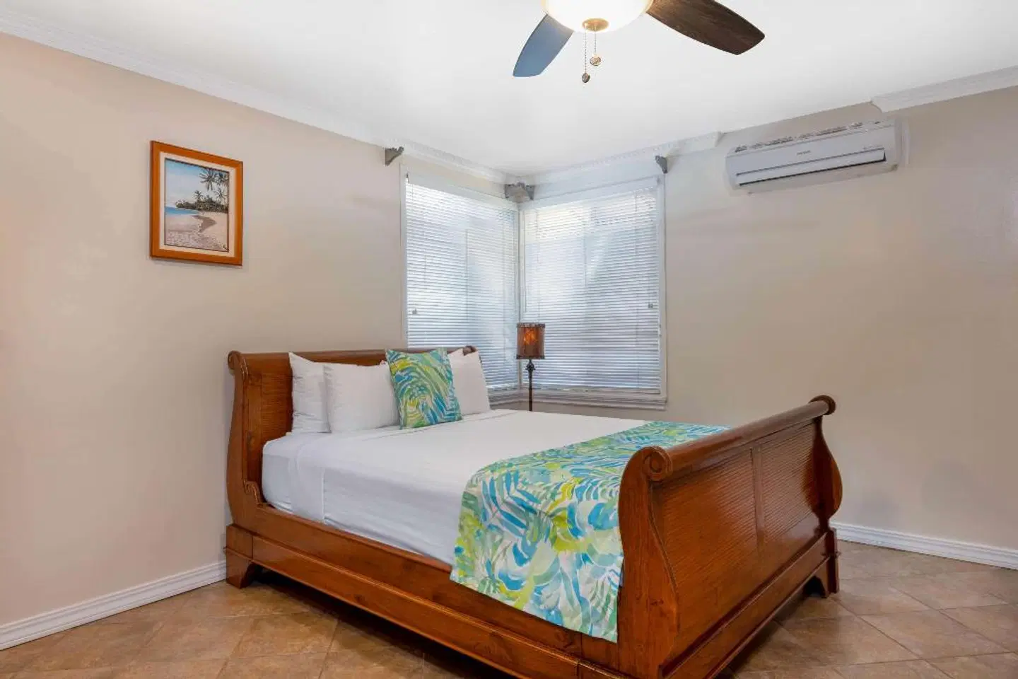 Days Inn by Wyndham Maui Oceanfront ROOM_EXAMPLE