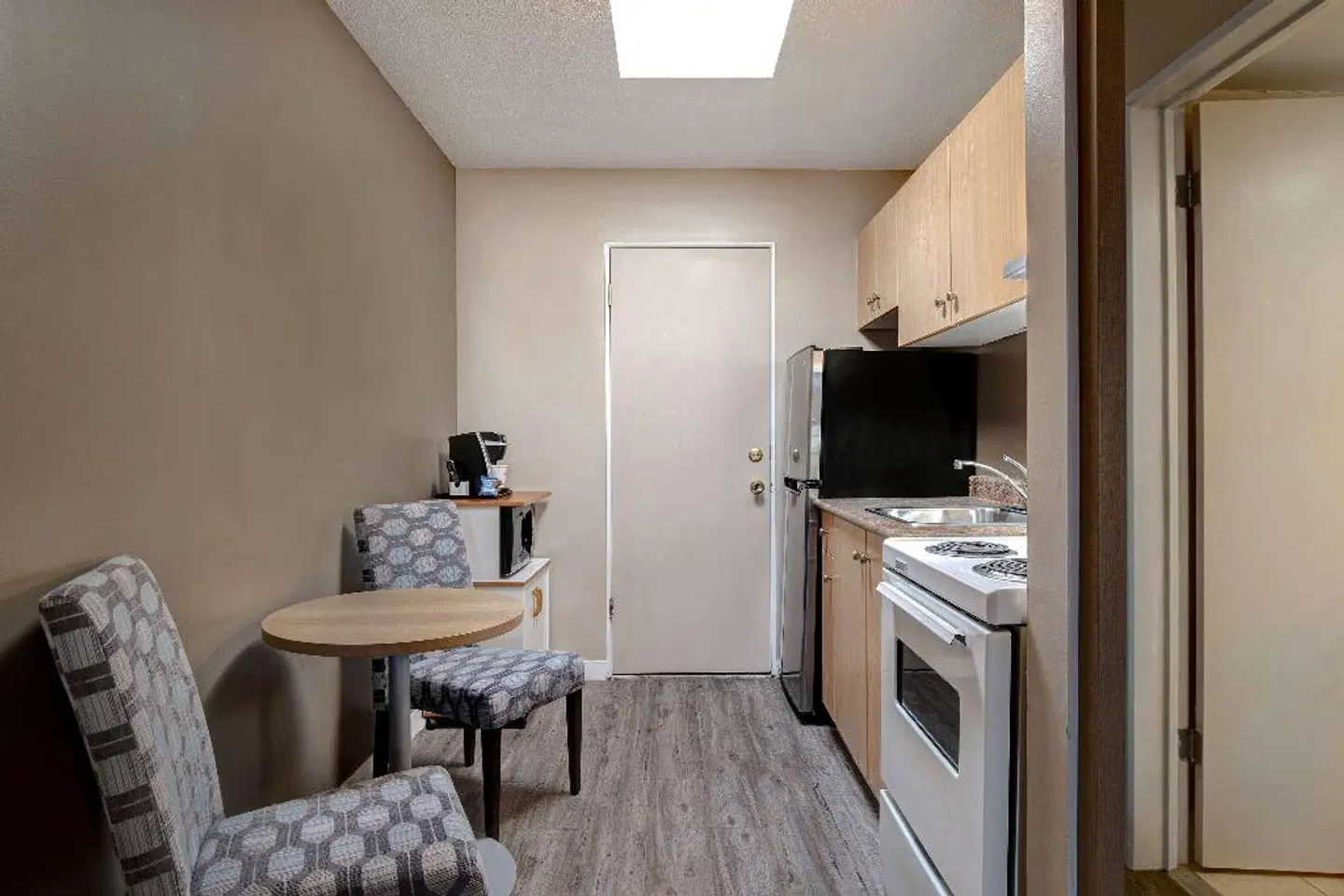 Days Inn by Wyndham Victoria Uptown ROOM_EXAMPLE