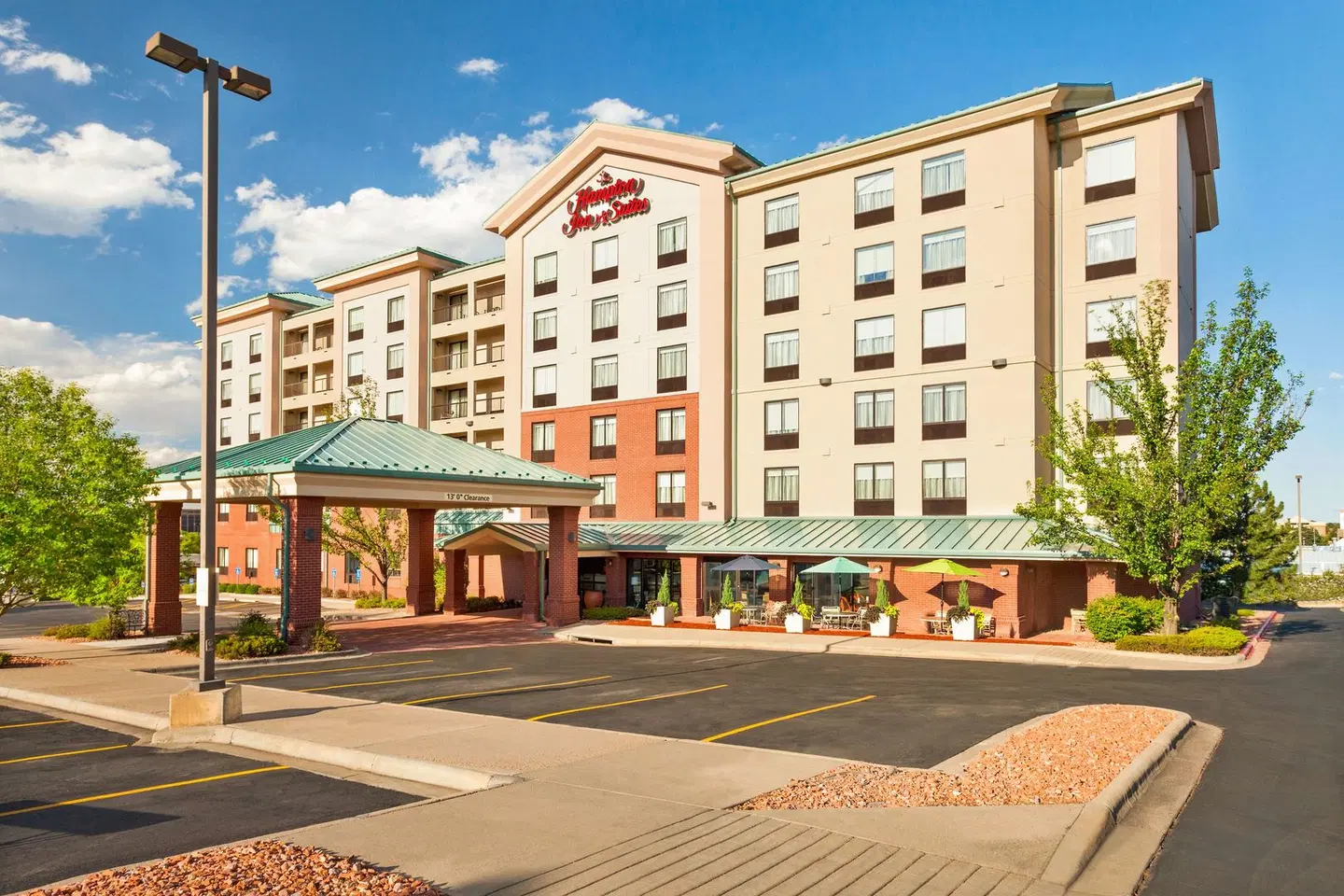 Hampton Inn & Suites Denver-Cherry Creek EXTERIOR
