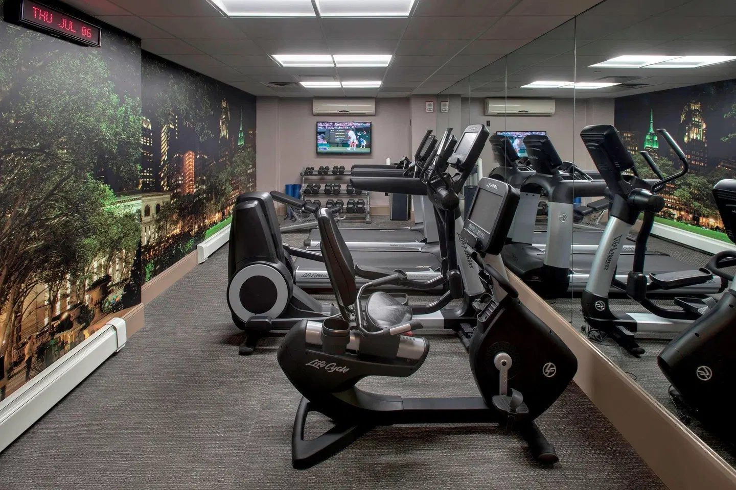 Courtyard by Marriott New York Manhattan/Fifth Avenue SPORTS_AND_LEISURE