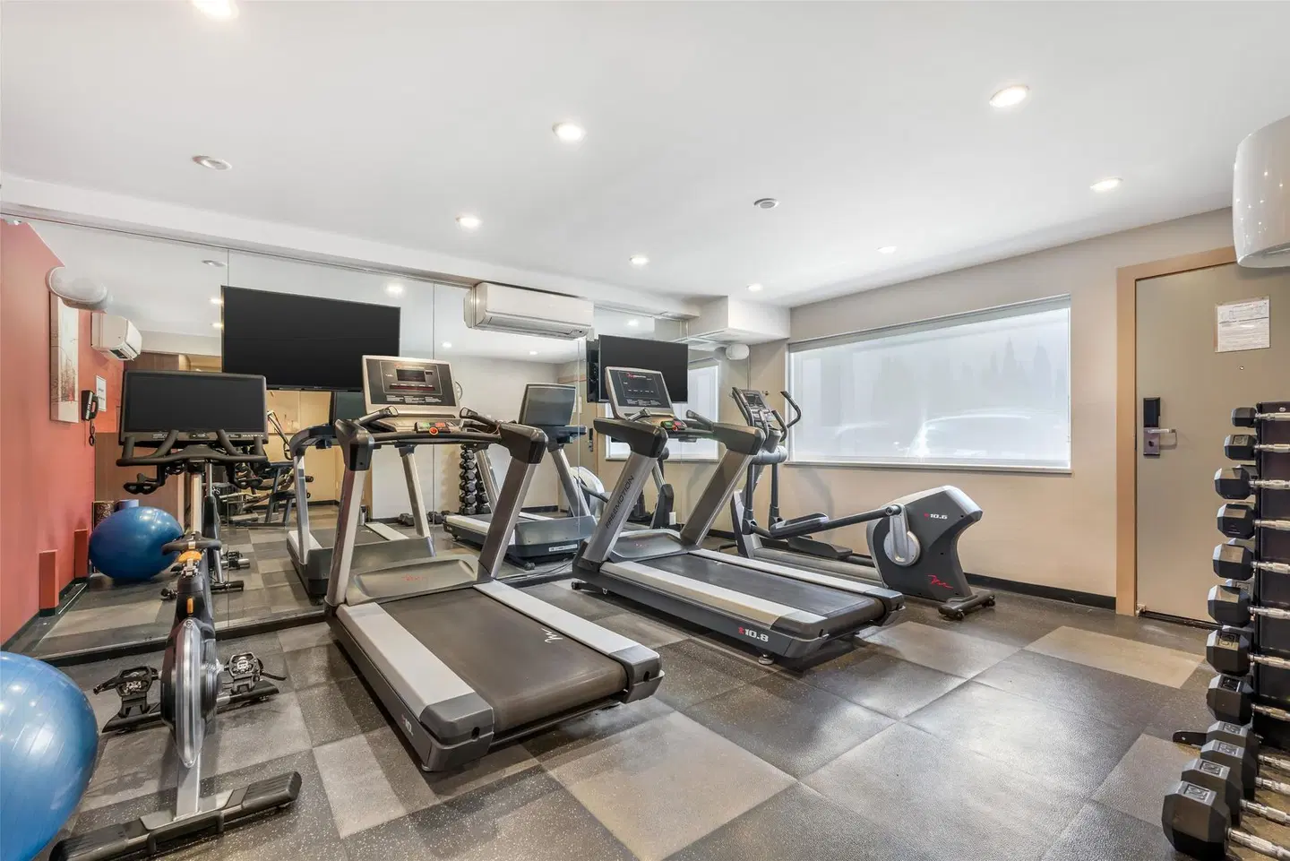Best Western Plus Burnaby Hotel SPORTS_AND_LEISURE