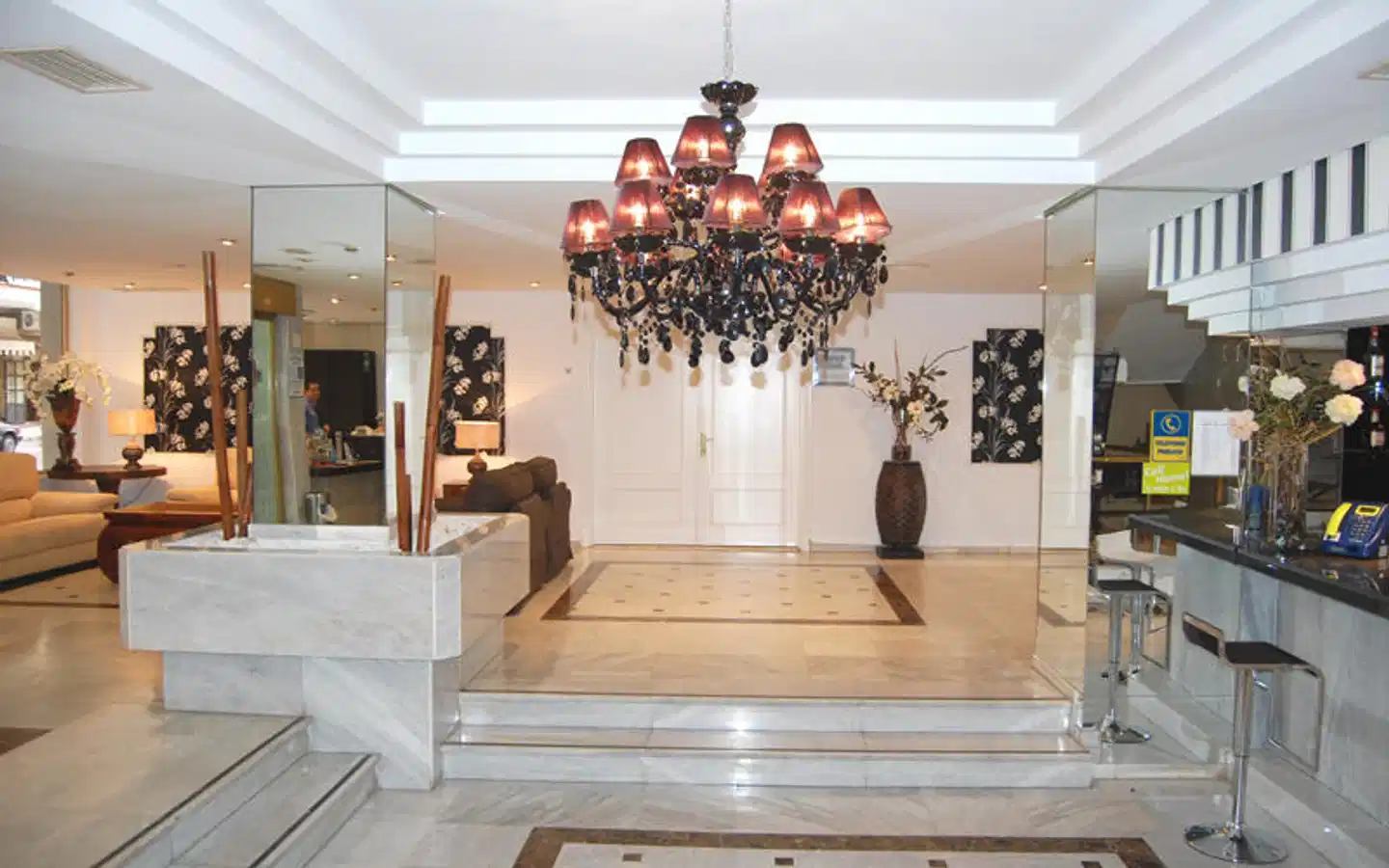 El Faro Lobby