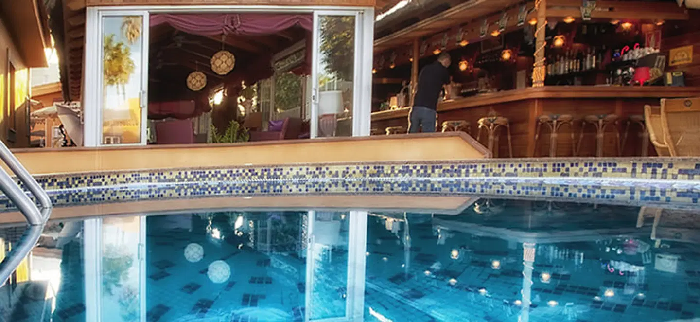 Los Almendros - Gay & Lesbian Only Wellness