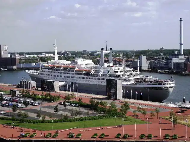 SS Rotterdam Aussenansicht