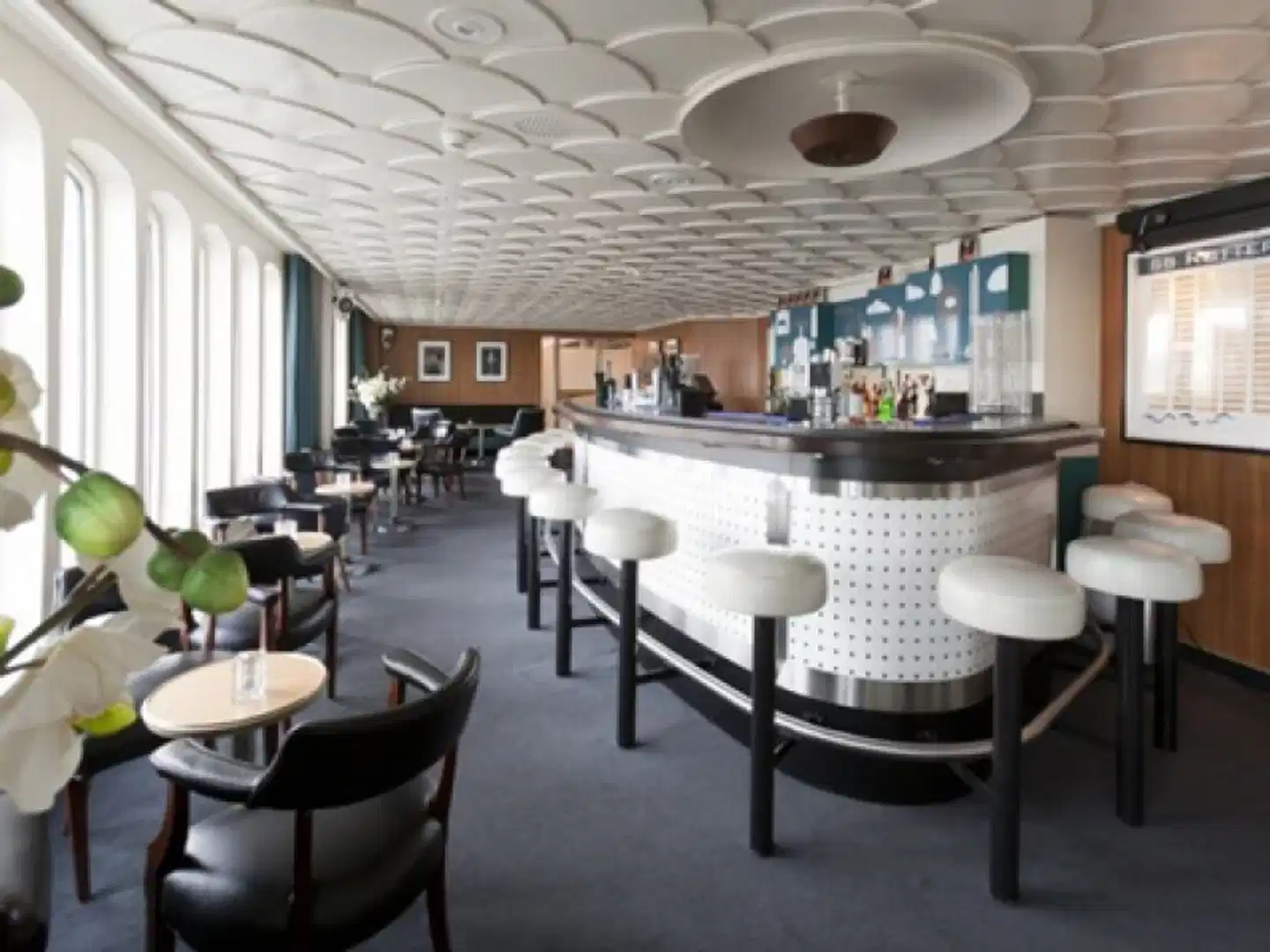SS Rotterdam Bar