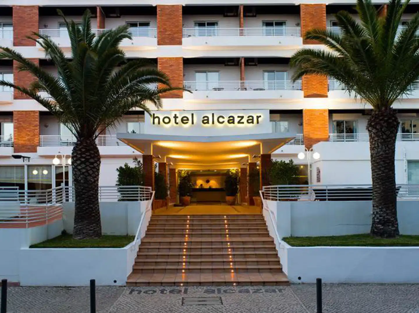 Alcazar Beach & Spa Aussenansicht