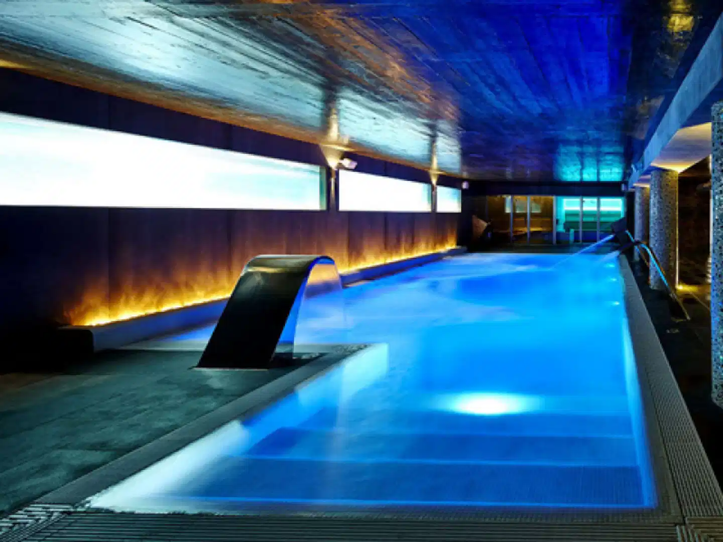 Alcazar Beach & Spa Hallenbad