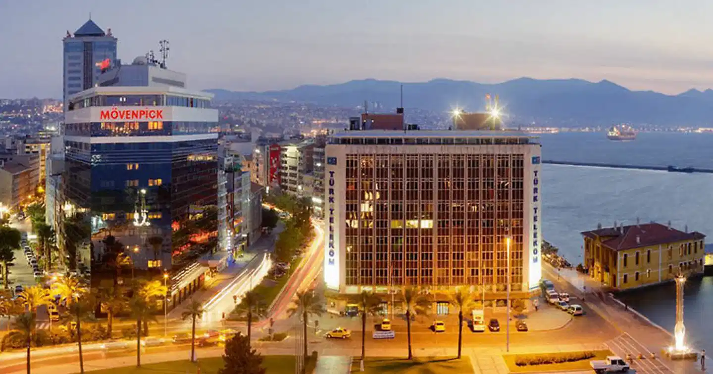 Mövenpick Izmir Aussenansicht