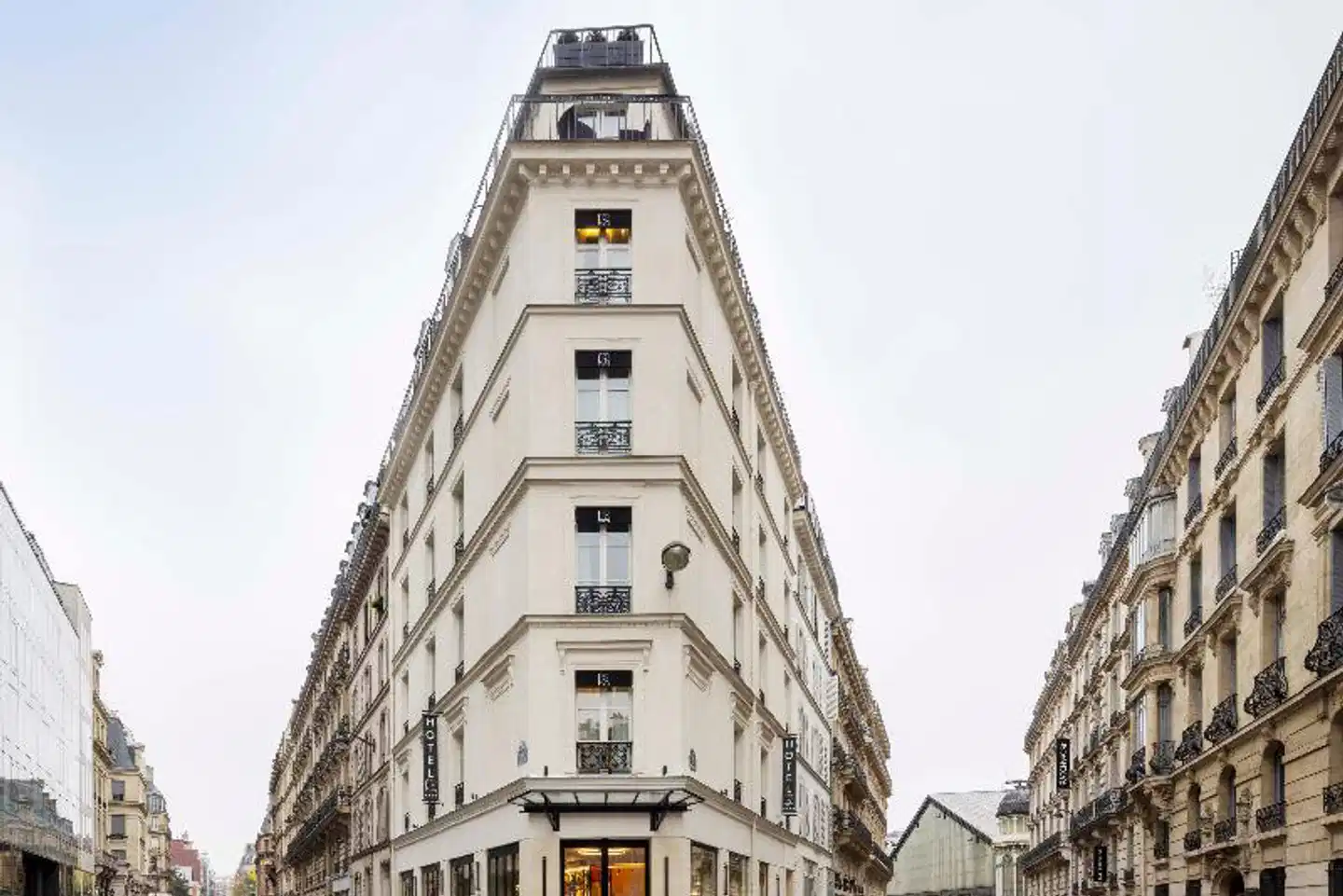 Hotel Le 12 Aussenansicht