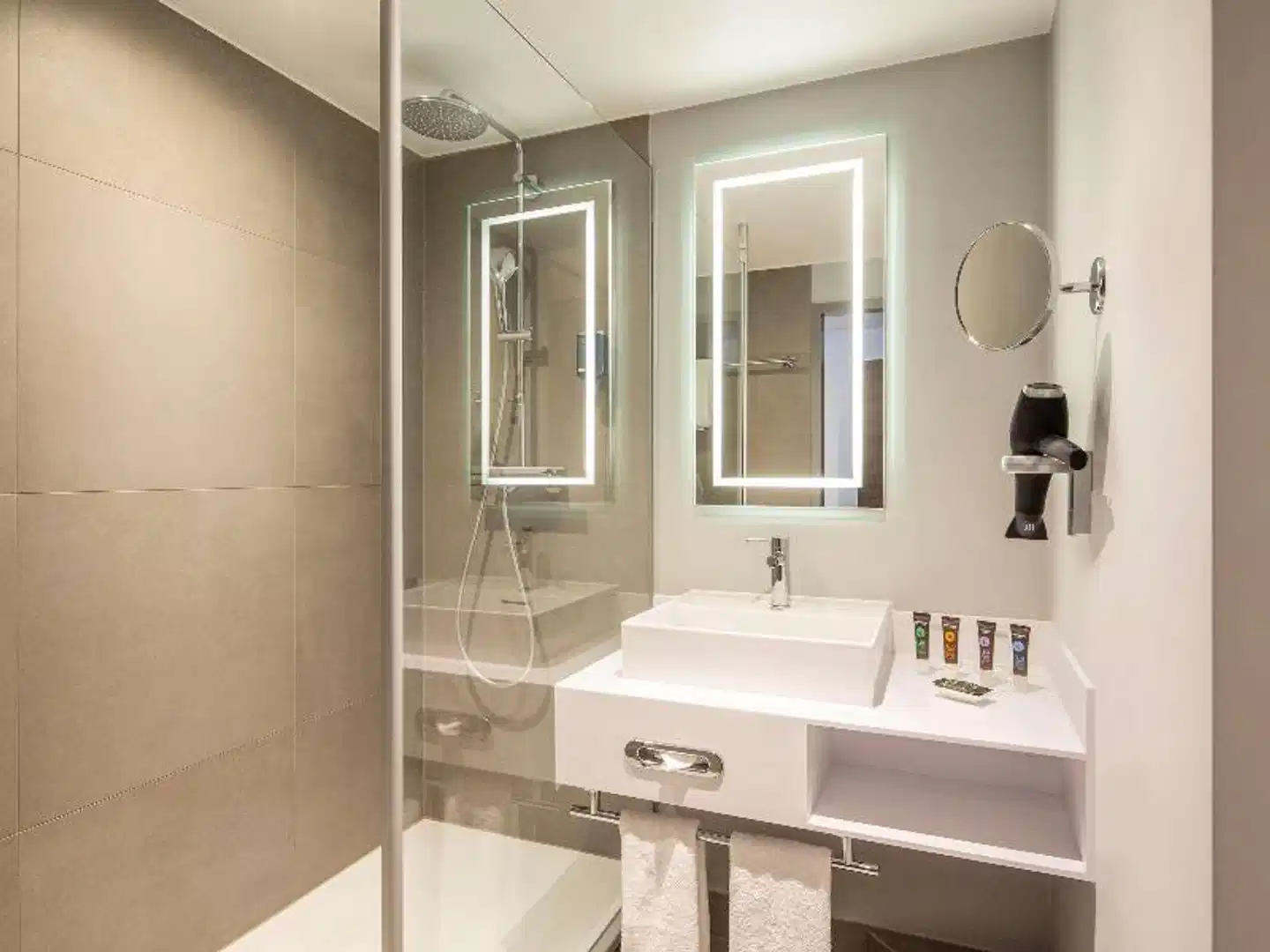 Novotel Hamburg City Alster Badezimmer