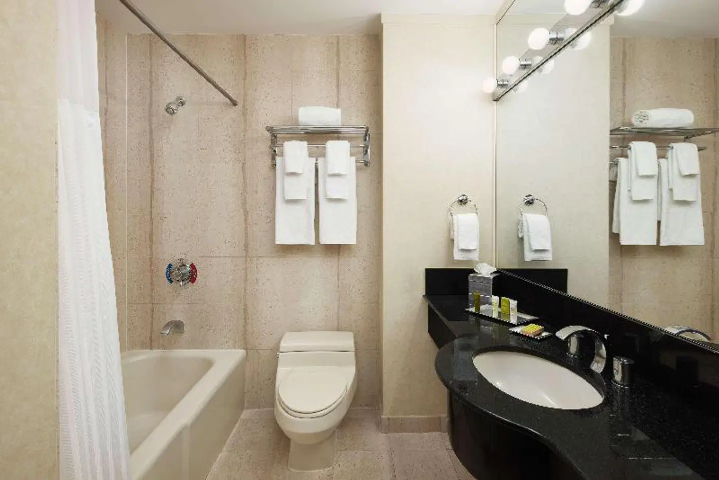 Millennium Downtown New York Badezimmer