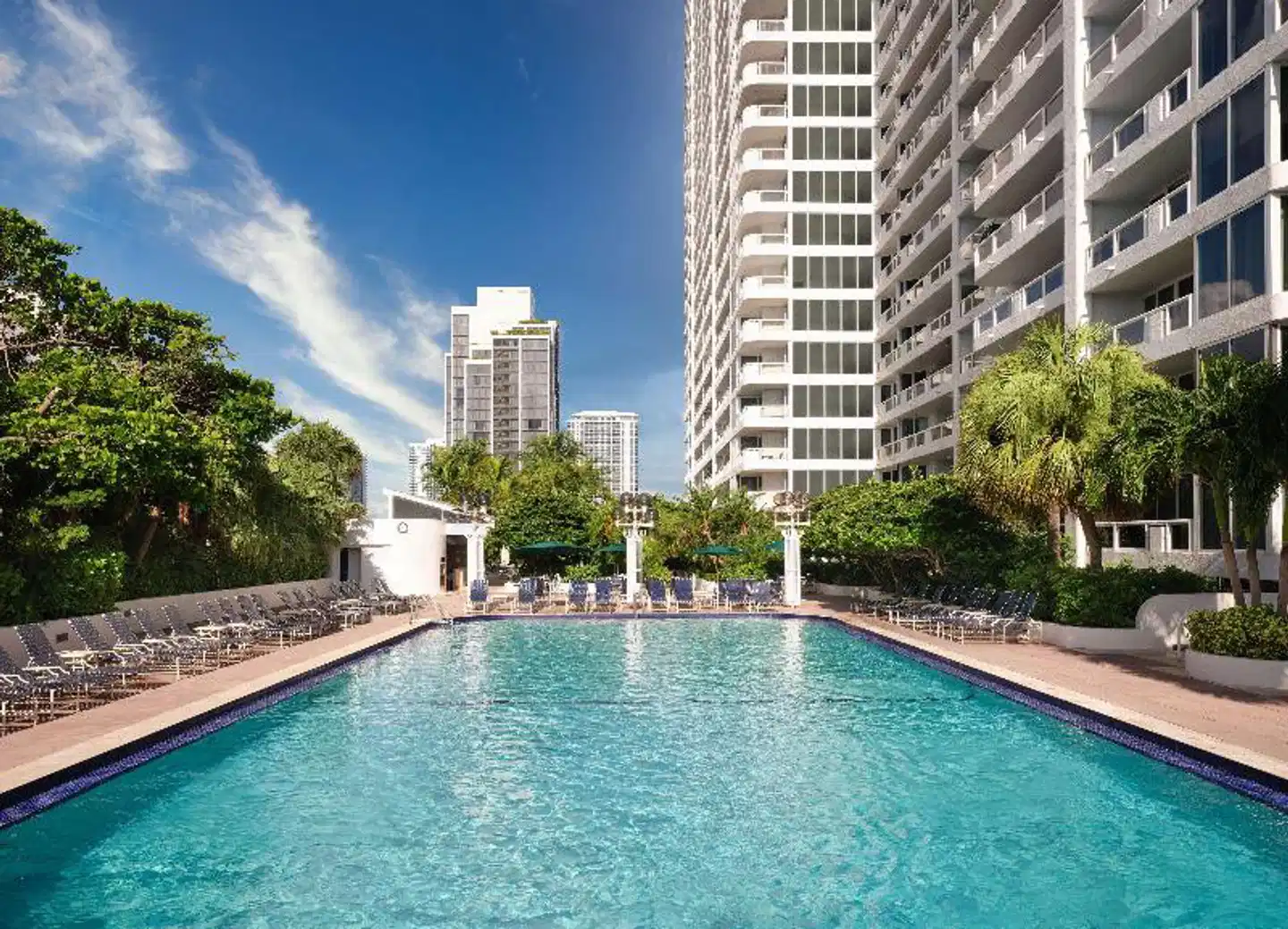 DoubleTree by Hilton Grand Hotel Biscayne Bay Bay Pool