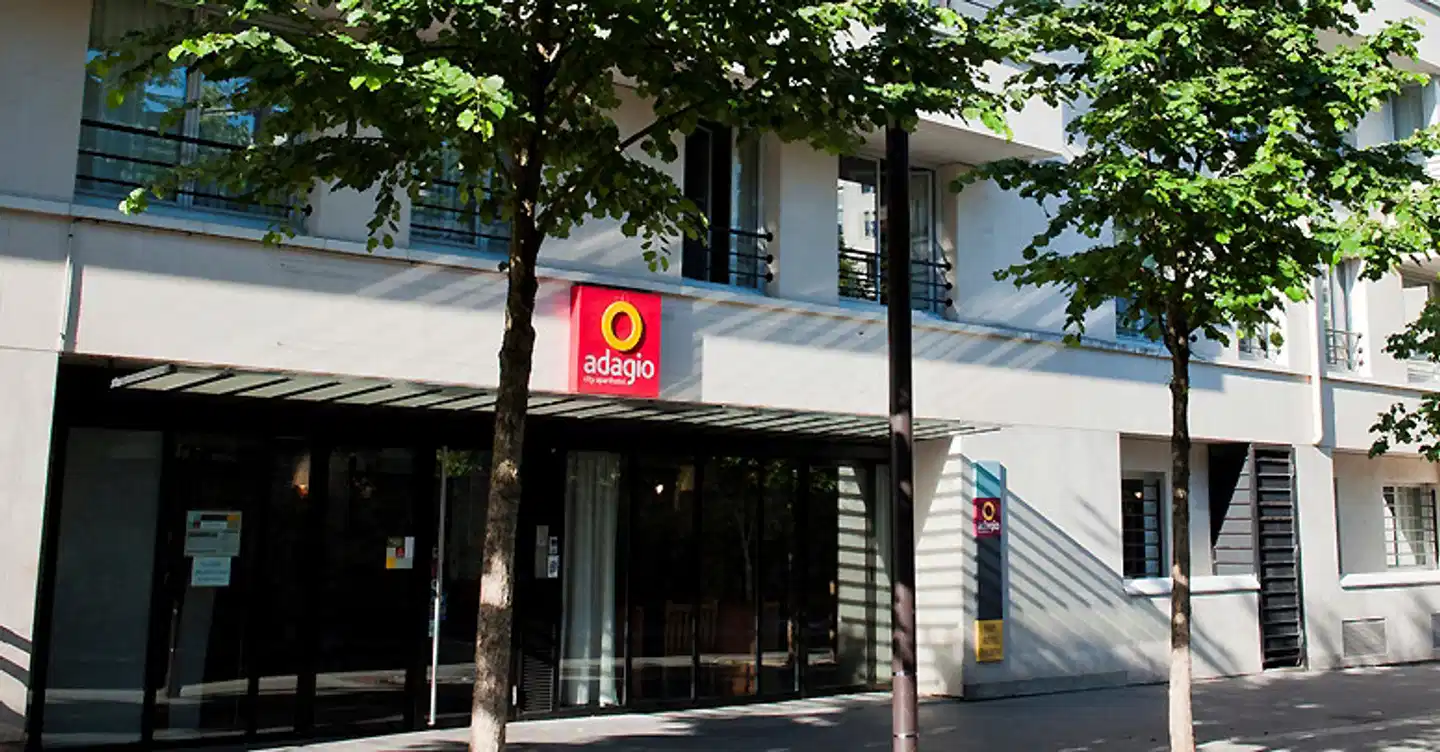Adagio City Aparthotel Buttes Chaumont Aussenansicht