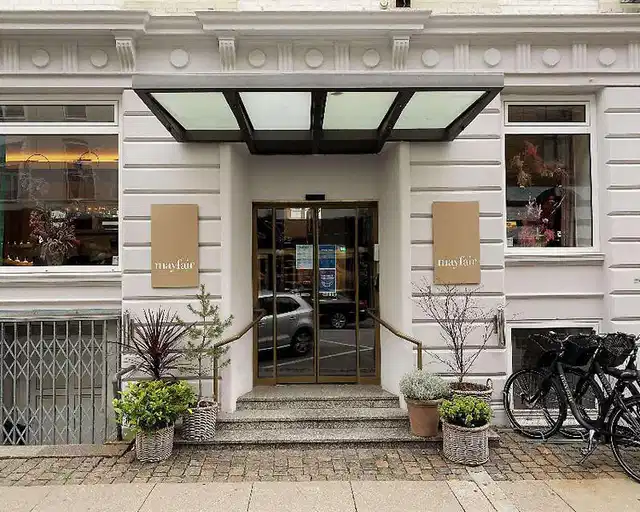 First Hotel Mayfair Aussenansicht
