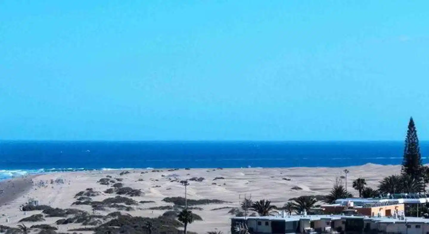 Las Arenas Strand