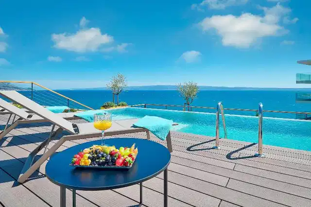 Amphora's Garden Pool