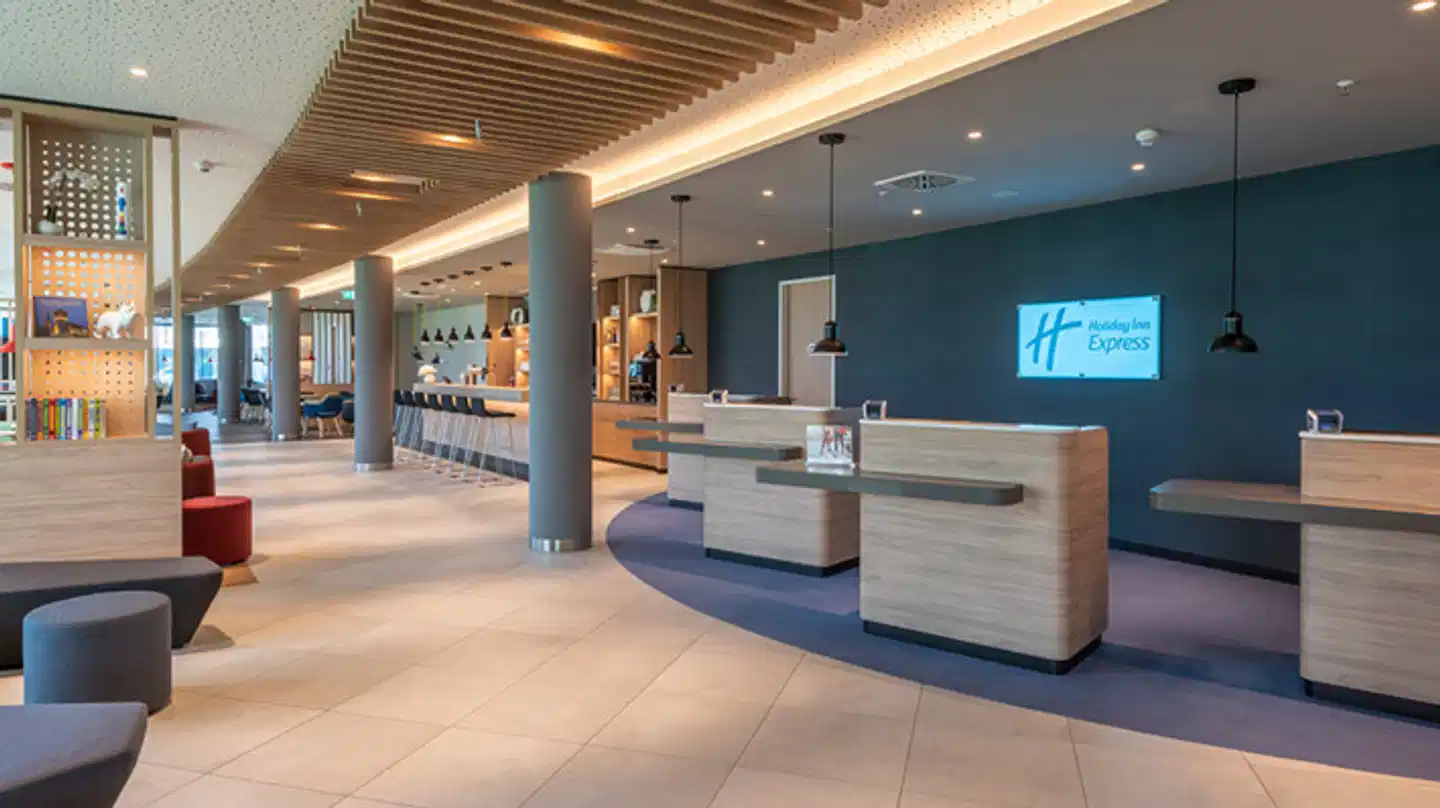 Holiday Inn Express Düsseldorf - Hauptbahnhof Lobby