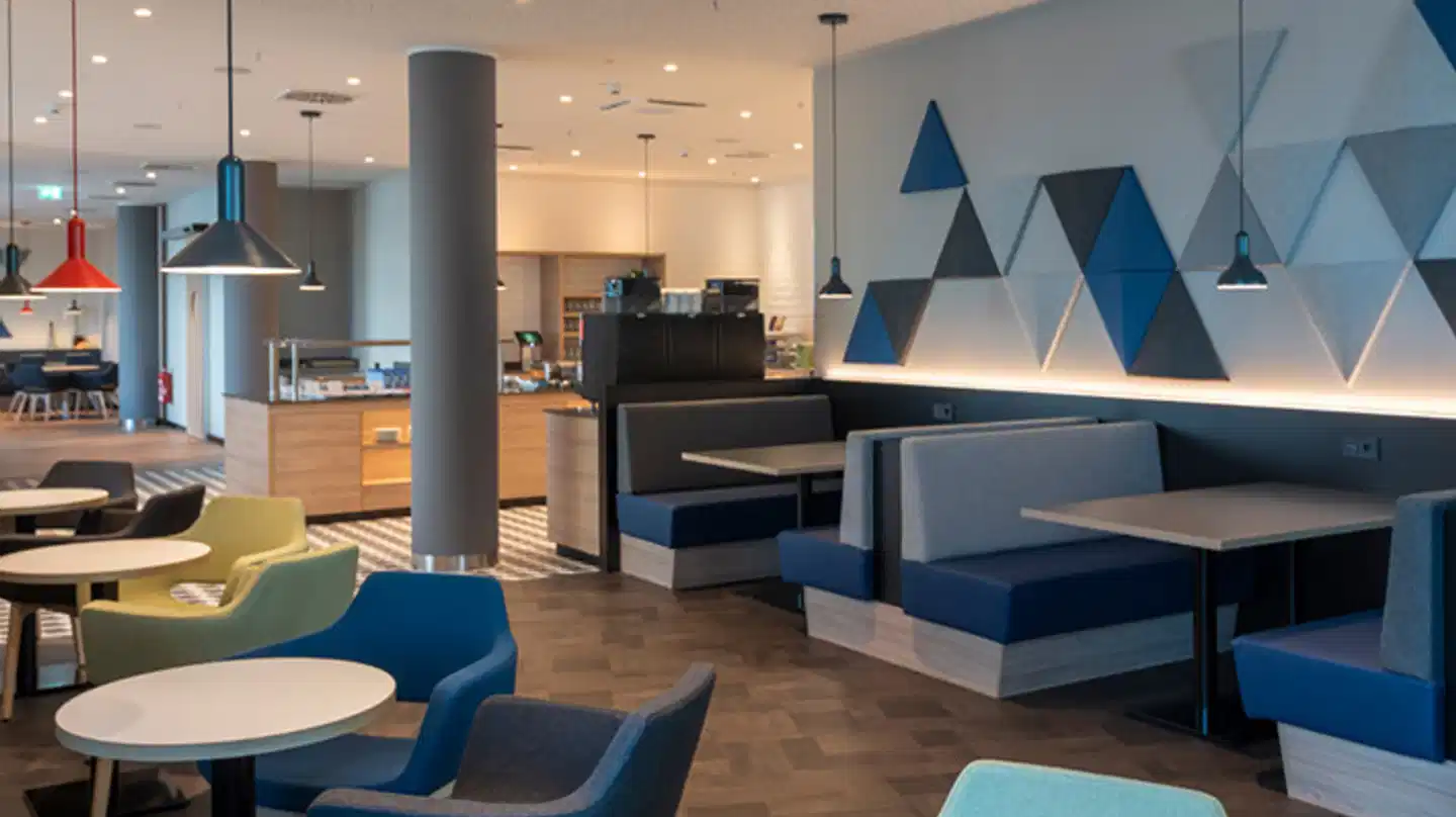 Holiday Inn Express Düsseldorf - Hauptbahnhof Lobby