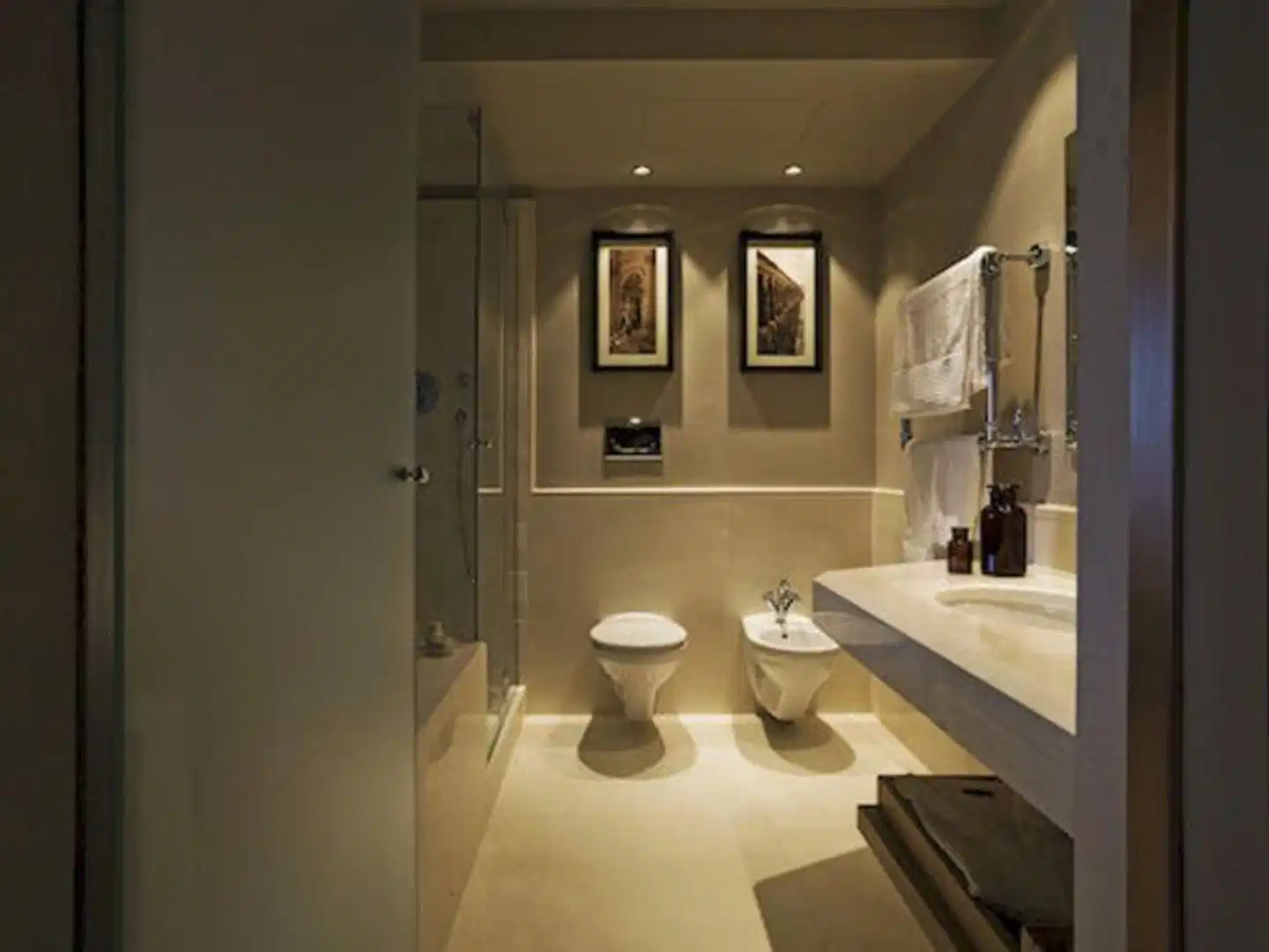 A.Roma Lifestyle Hotel Badezimmer